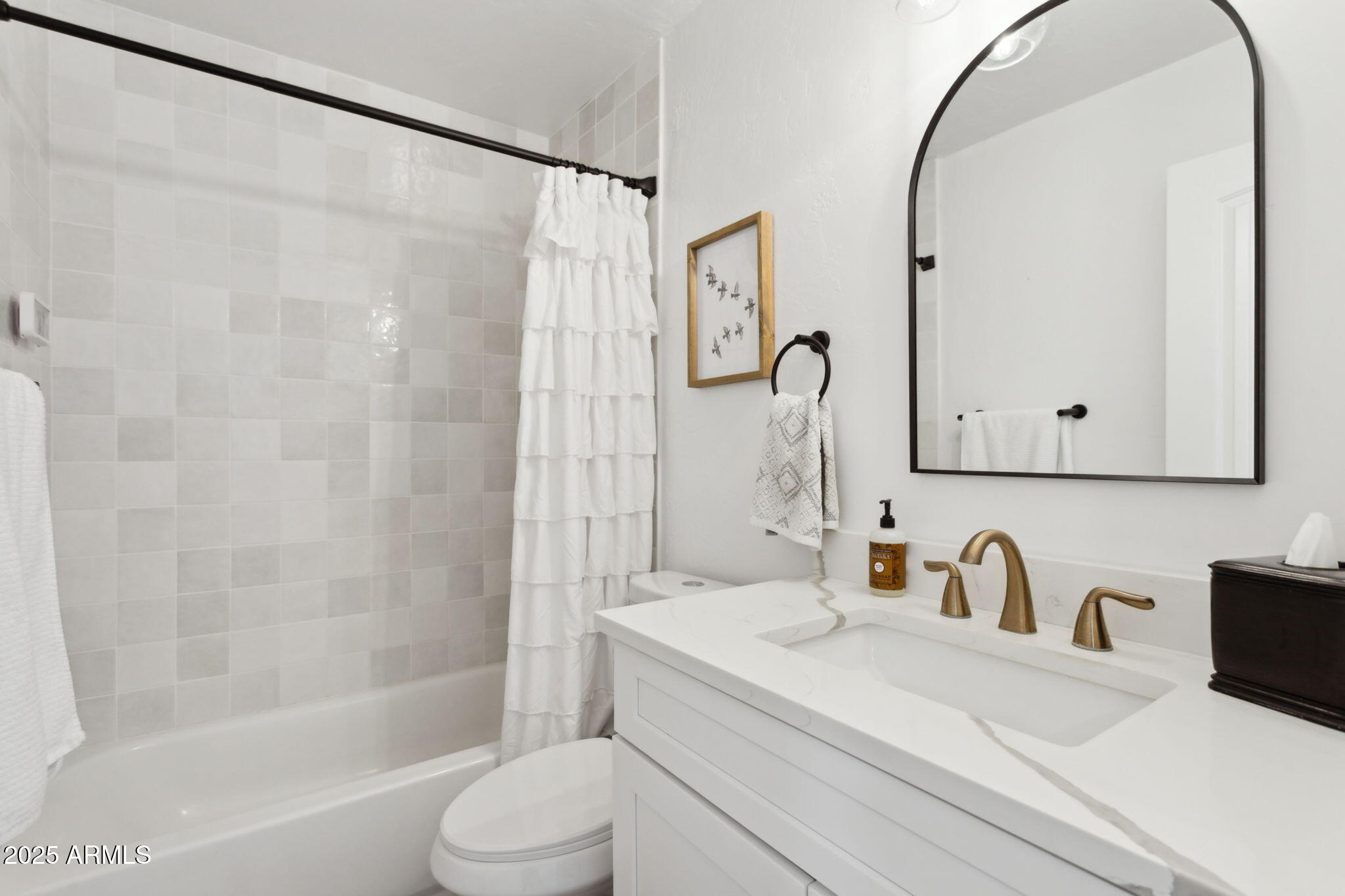 4324 E SUNRISE Drive