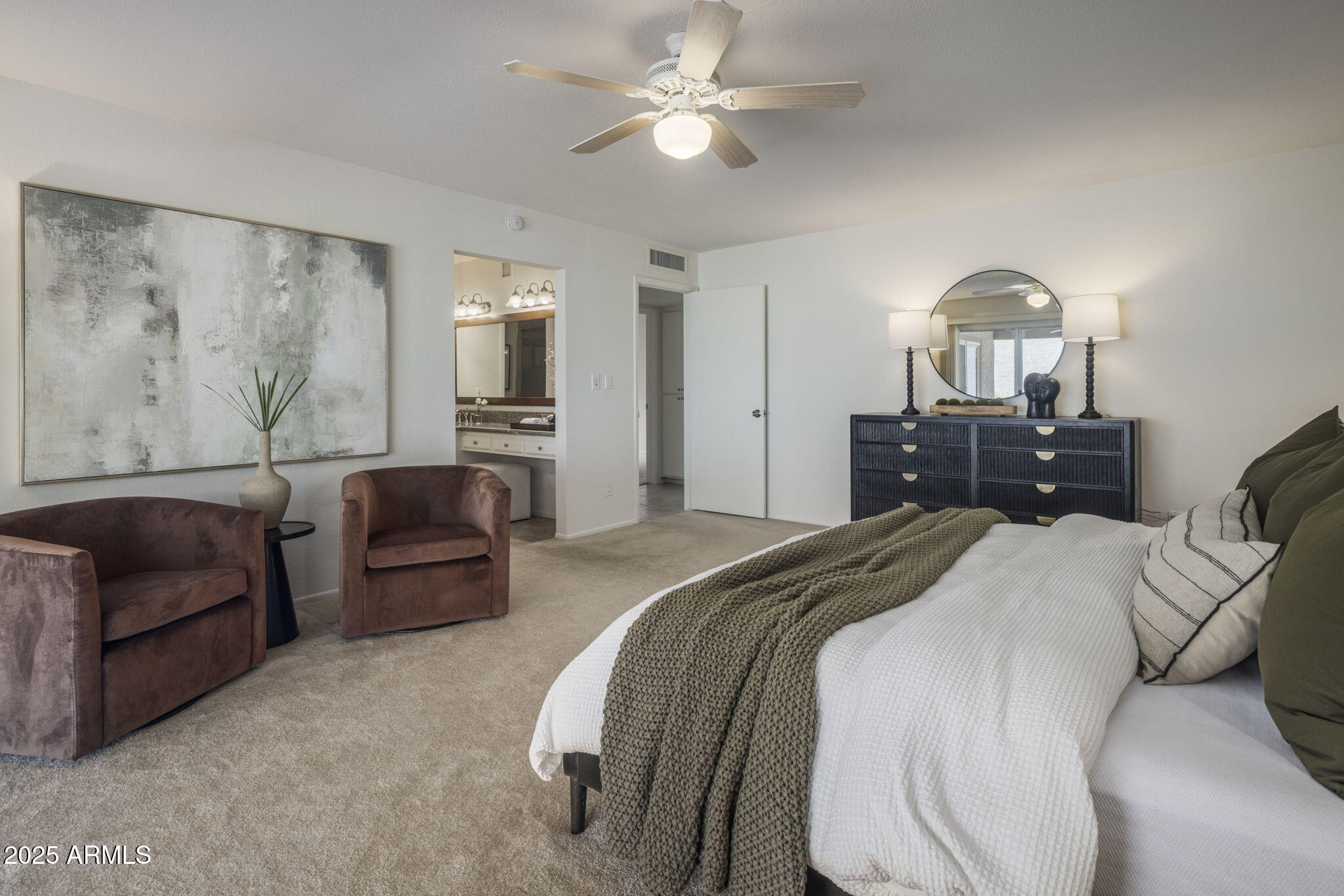 7752 N VIA DEL MUNDO