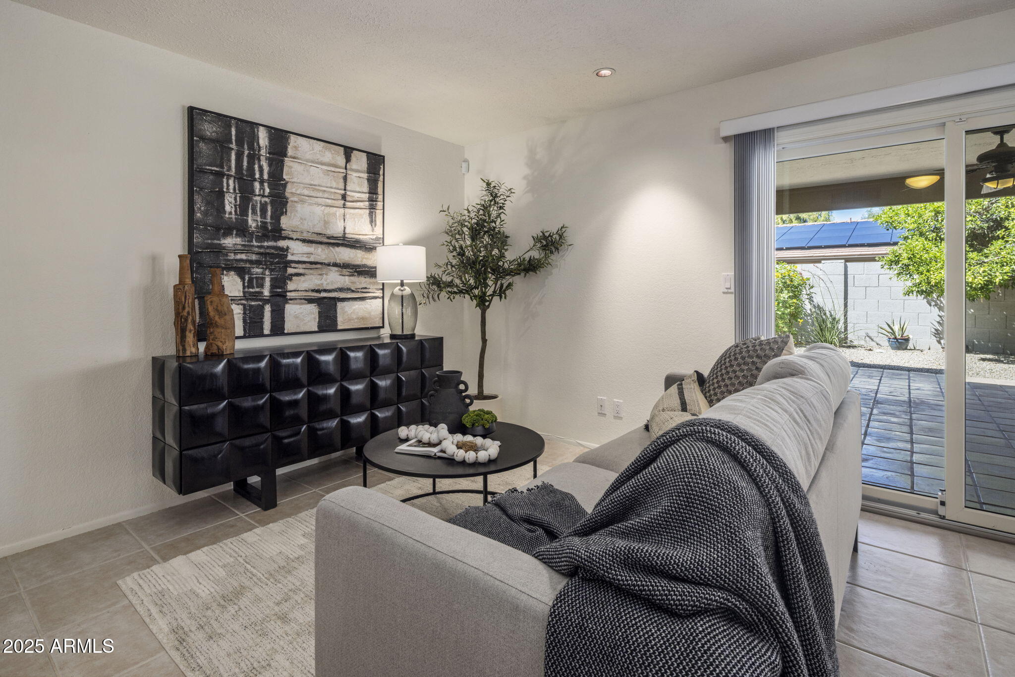 7752 N VIA DEL MUNDO