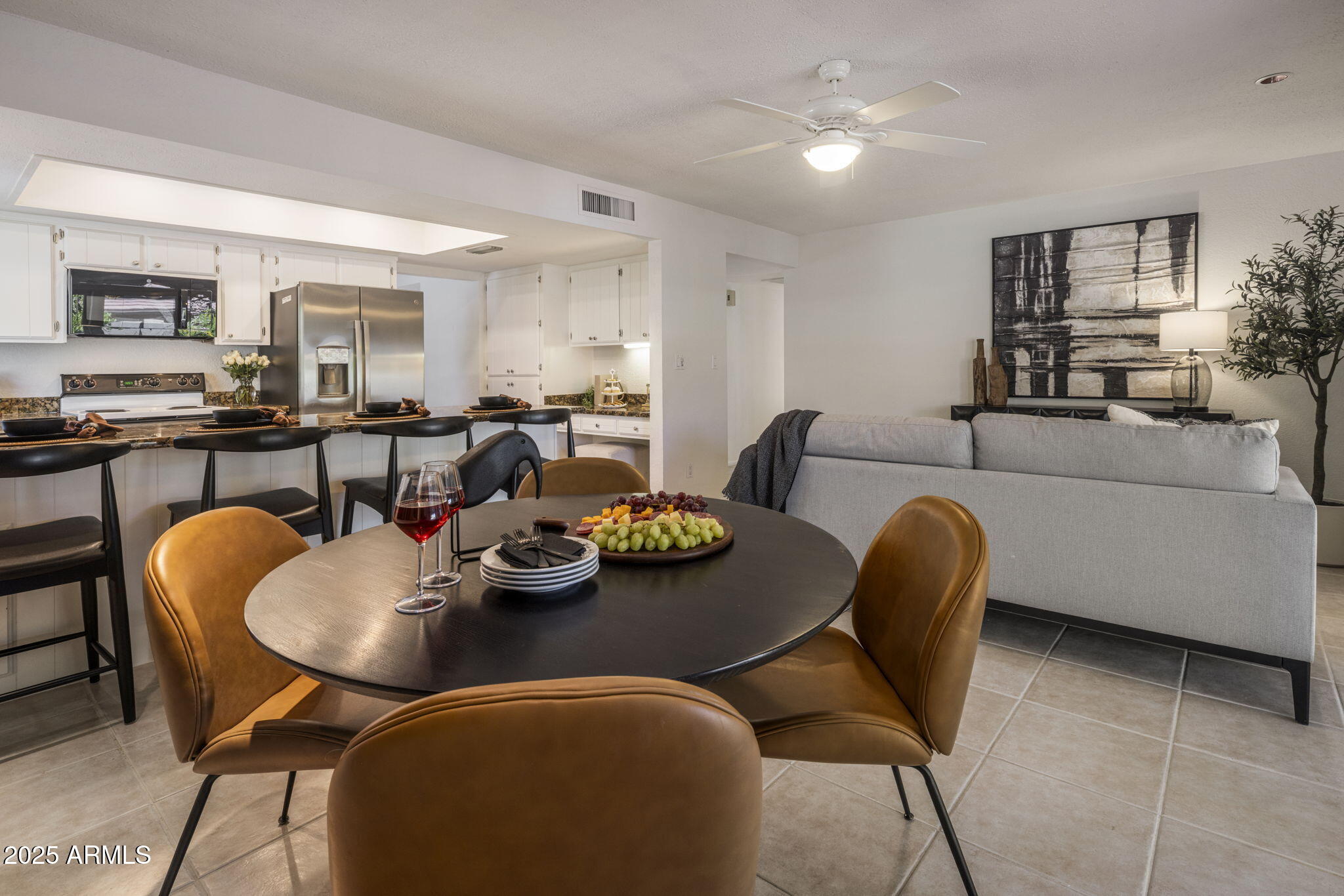 7752 N VIA DEL MUNDO