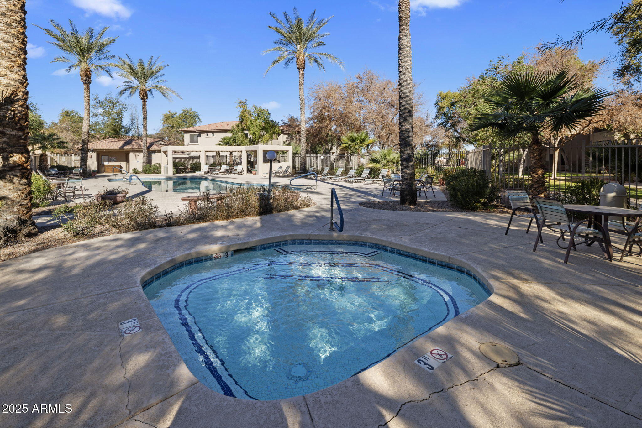 1351 N PLEASANT Drive, 1118