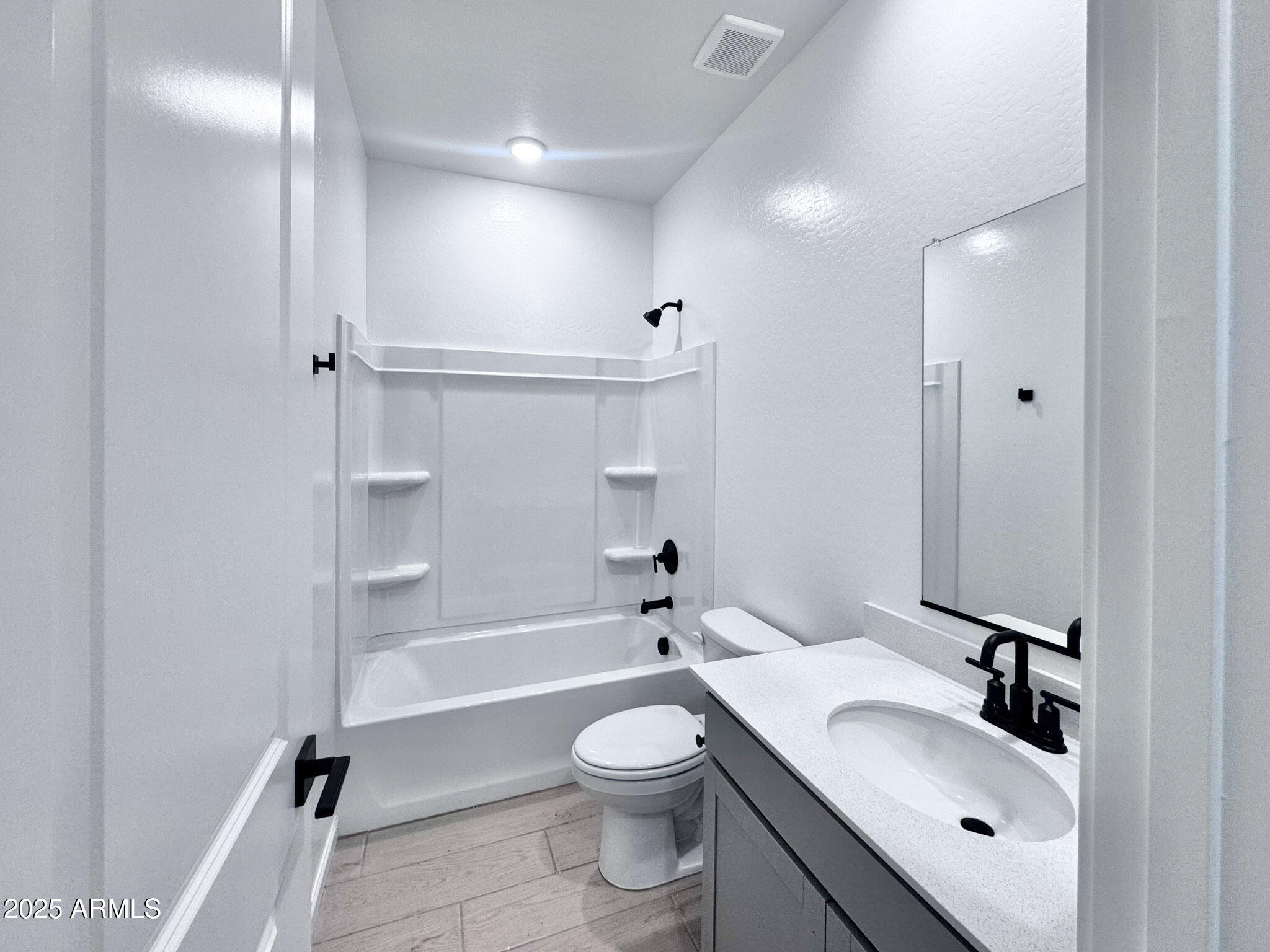 15736 W CAMDEN Avenue