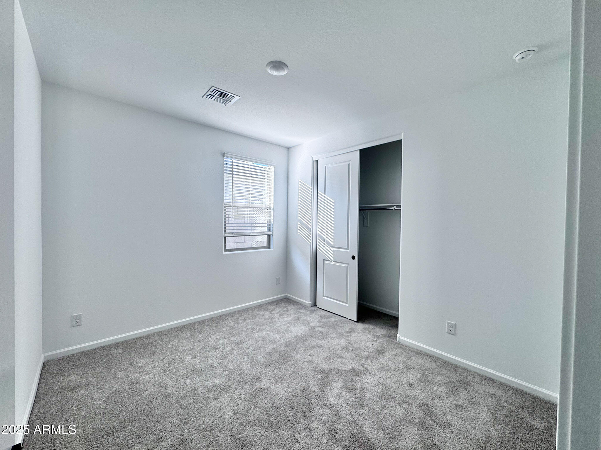 15736 W CAMDEN Avenue