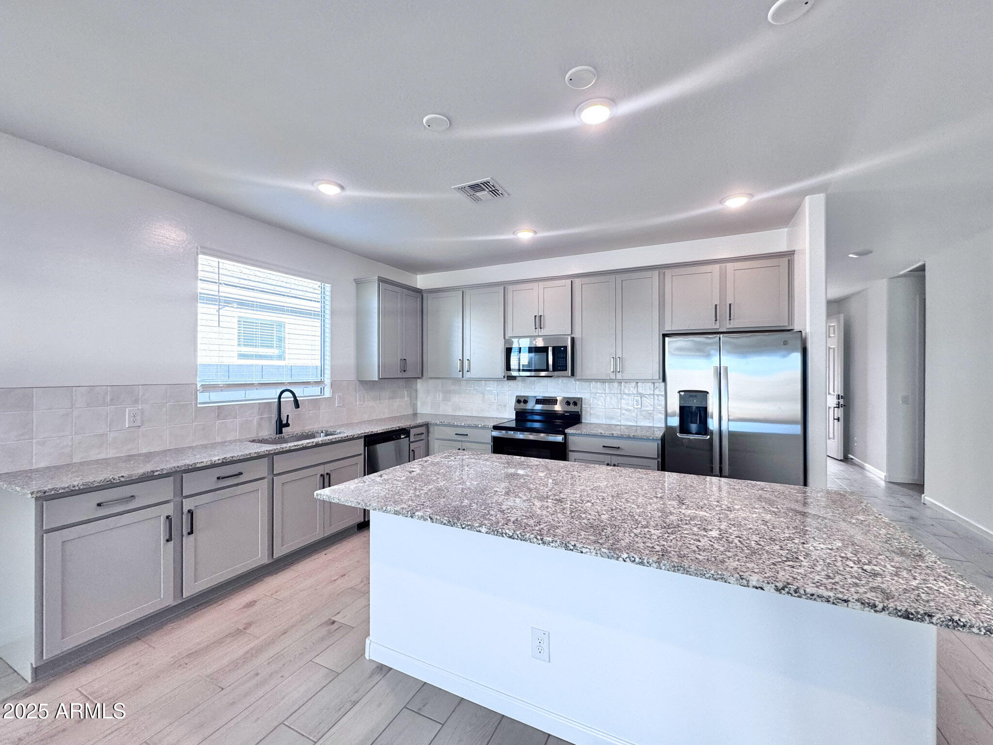 15736 W CAMDEN Avenue