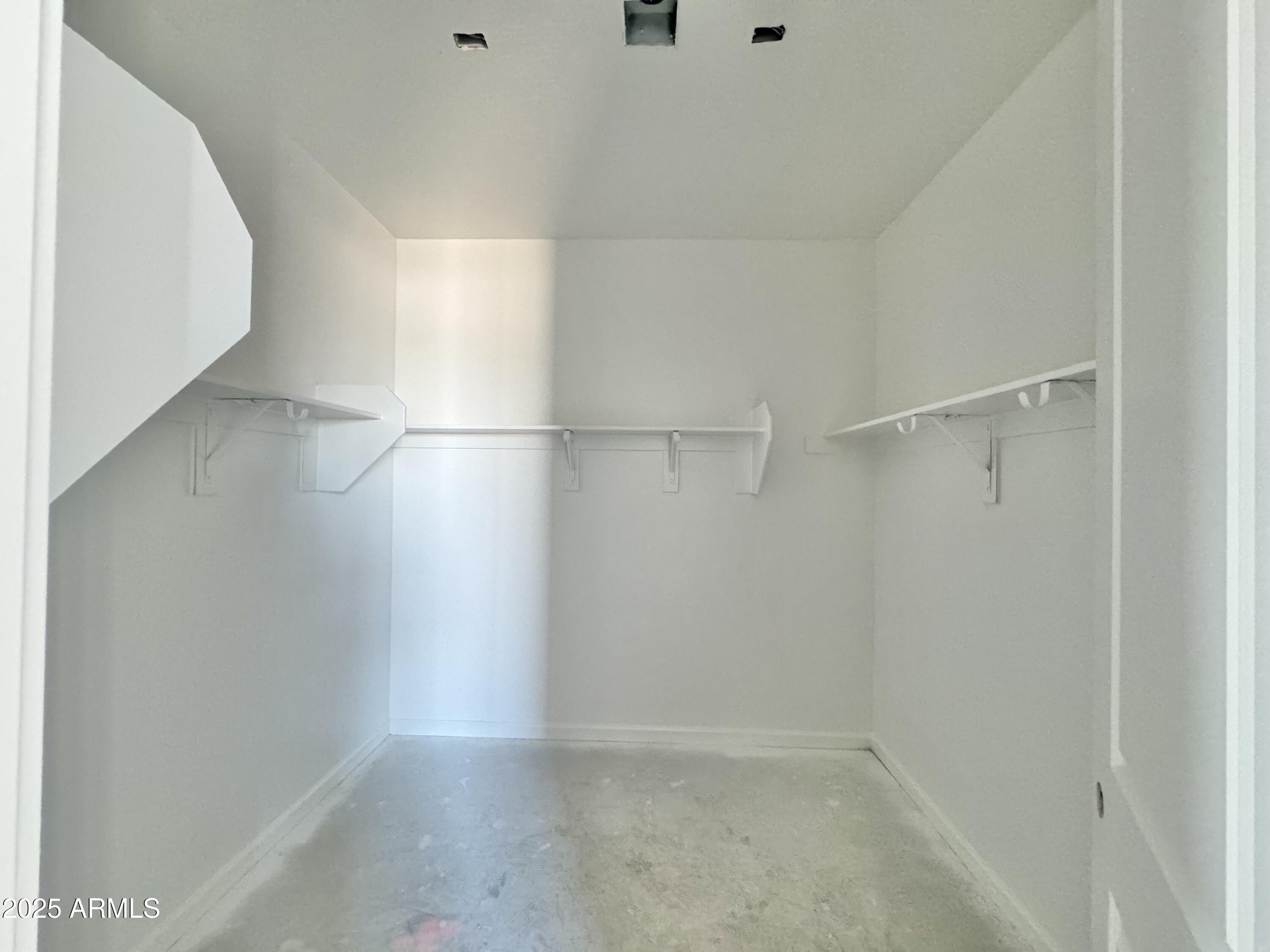 15736 W CAMDEN Avenue