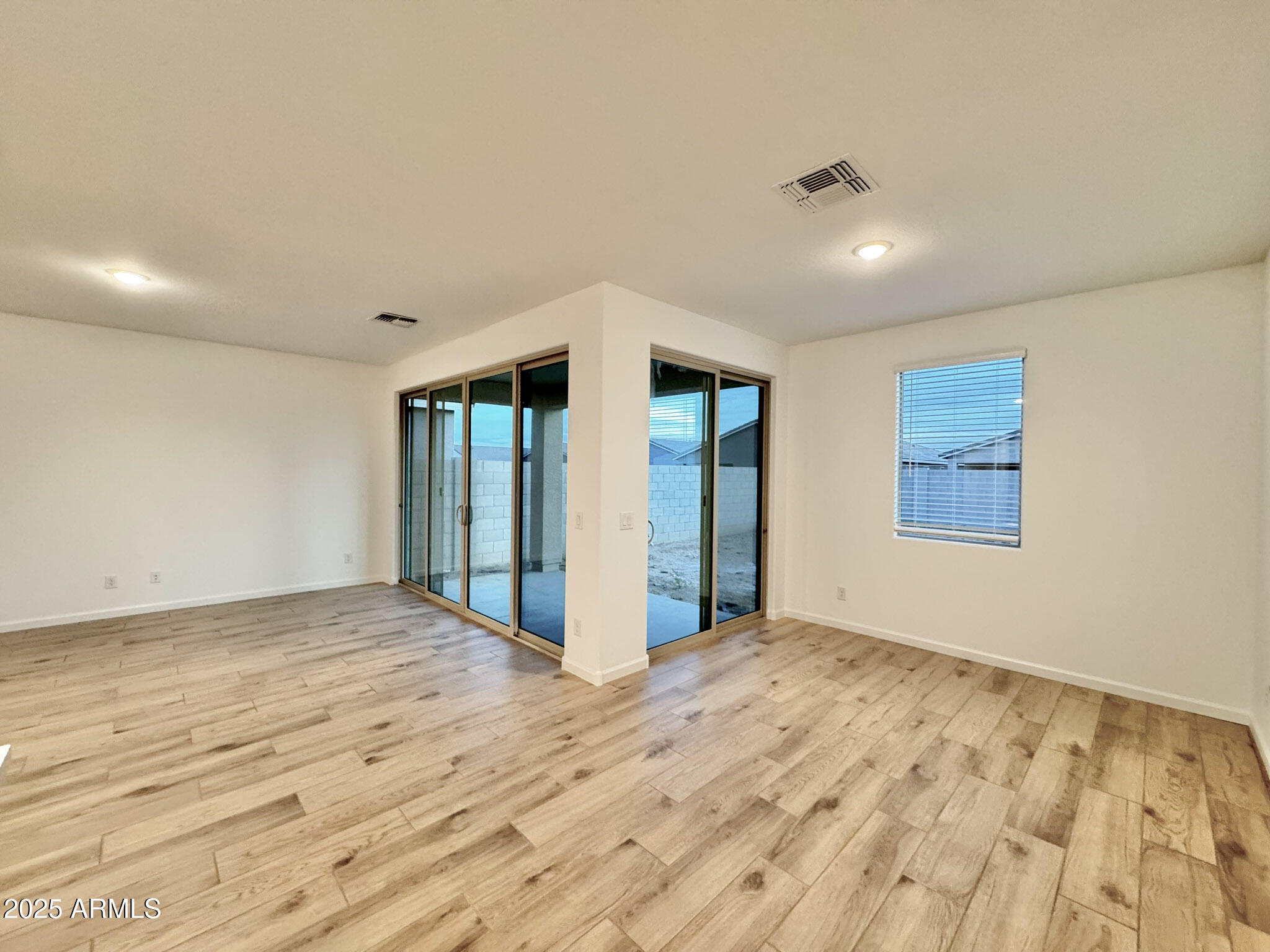 15723 W CAMDEN Avenue