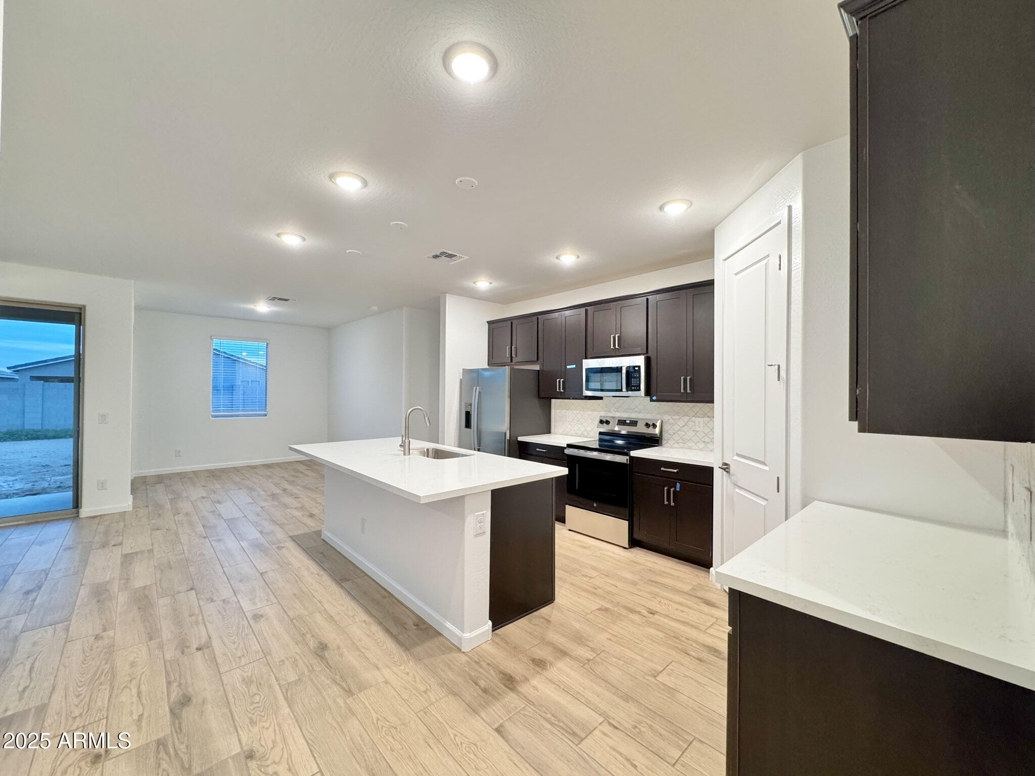 15723 W CAMDEN Avenue