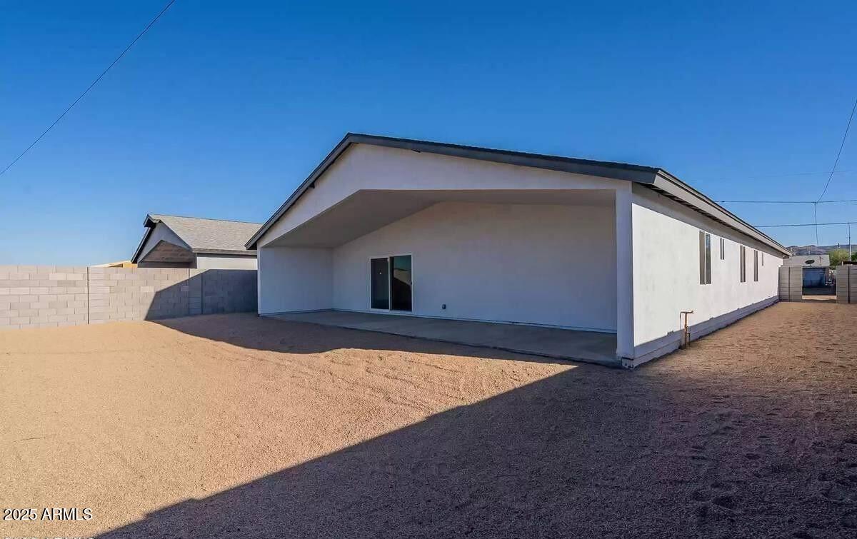 2515 E BROADWAY Road