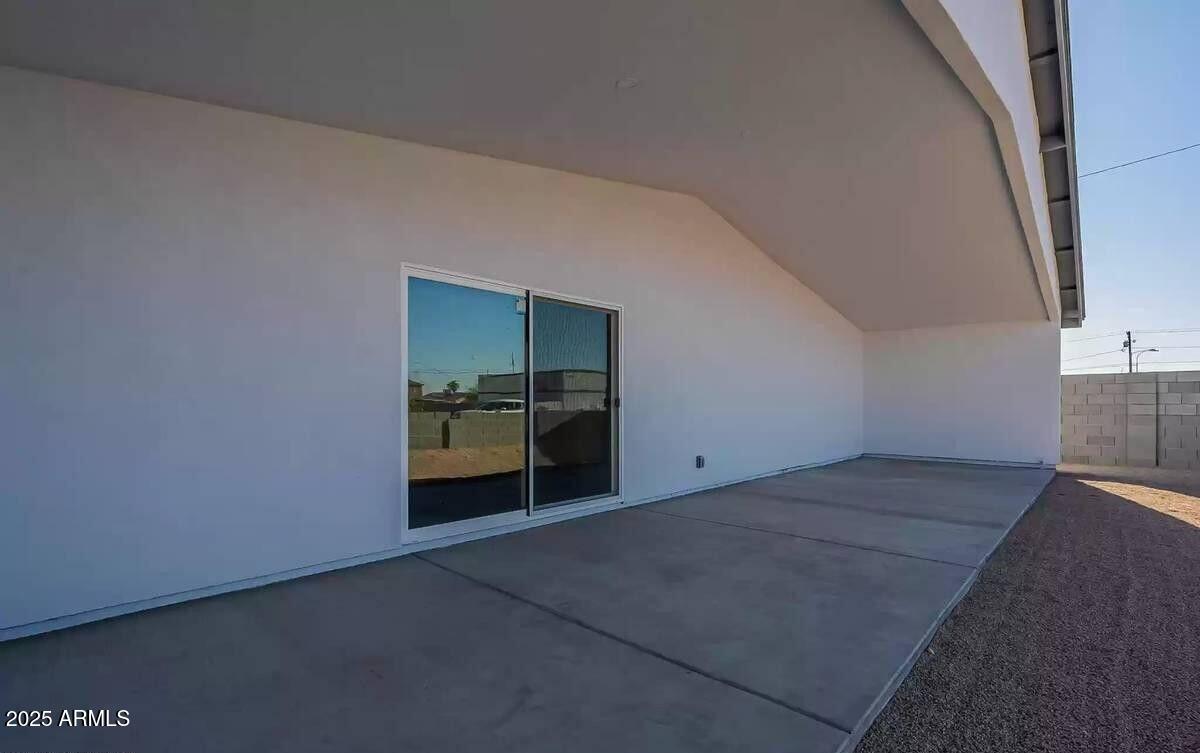 2515 E BROADWAY Road