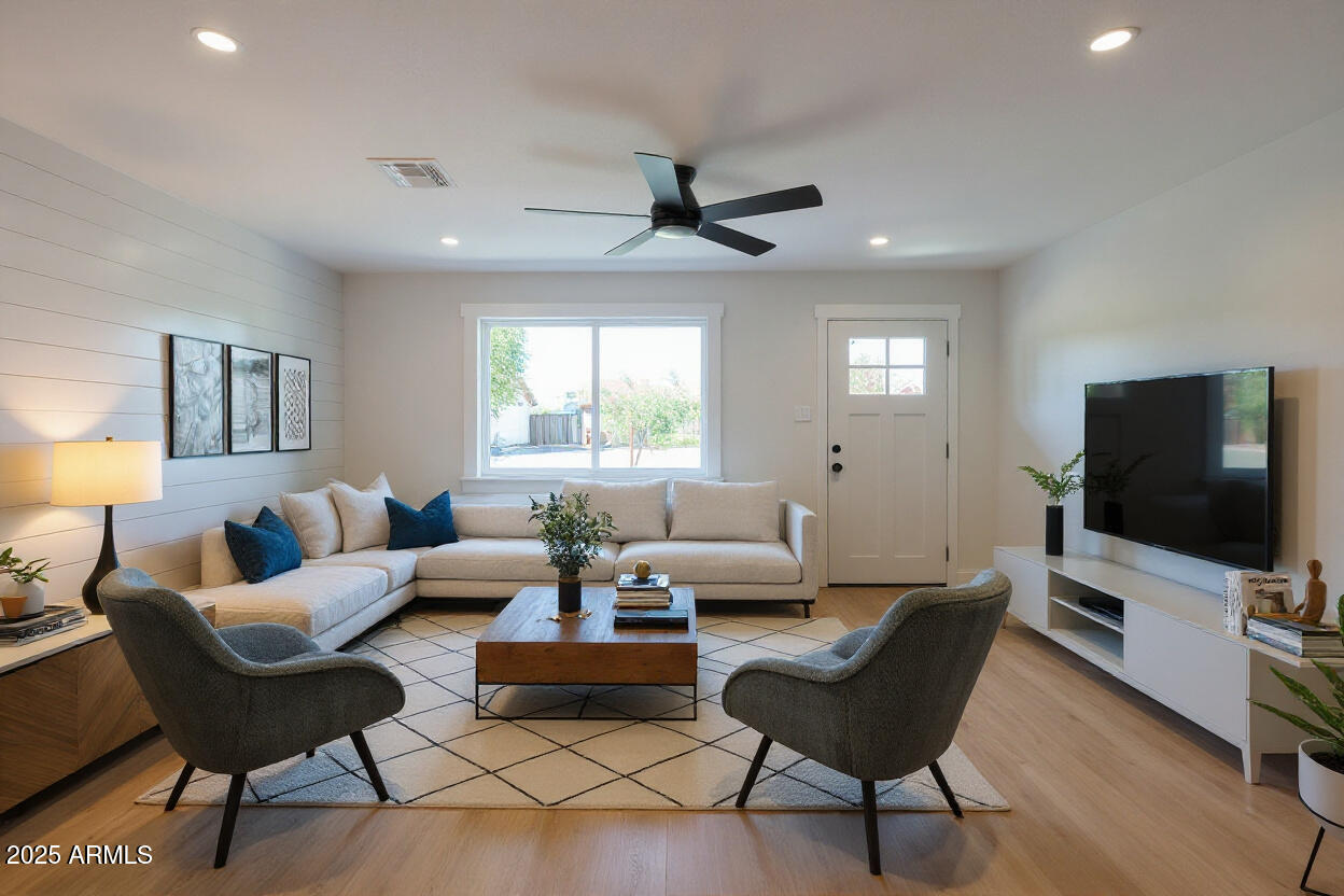 6731 E MORELAND Street