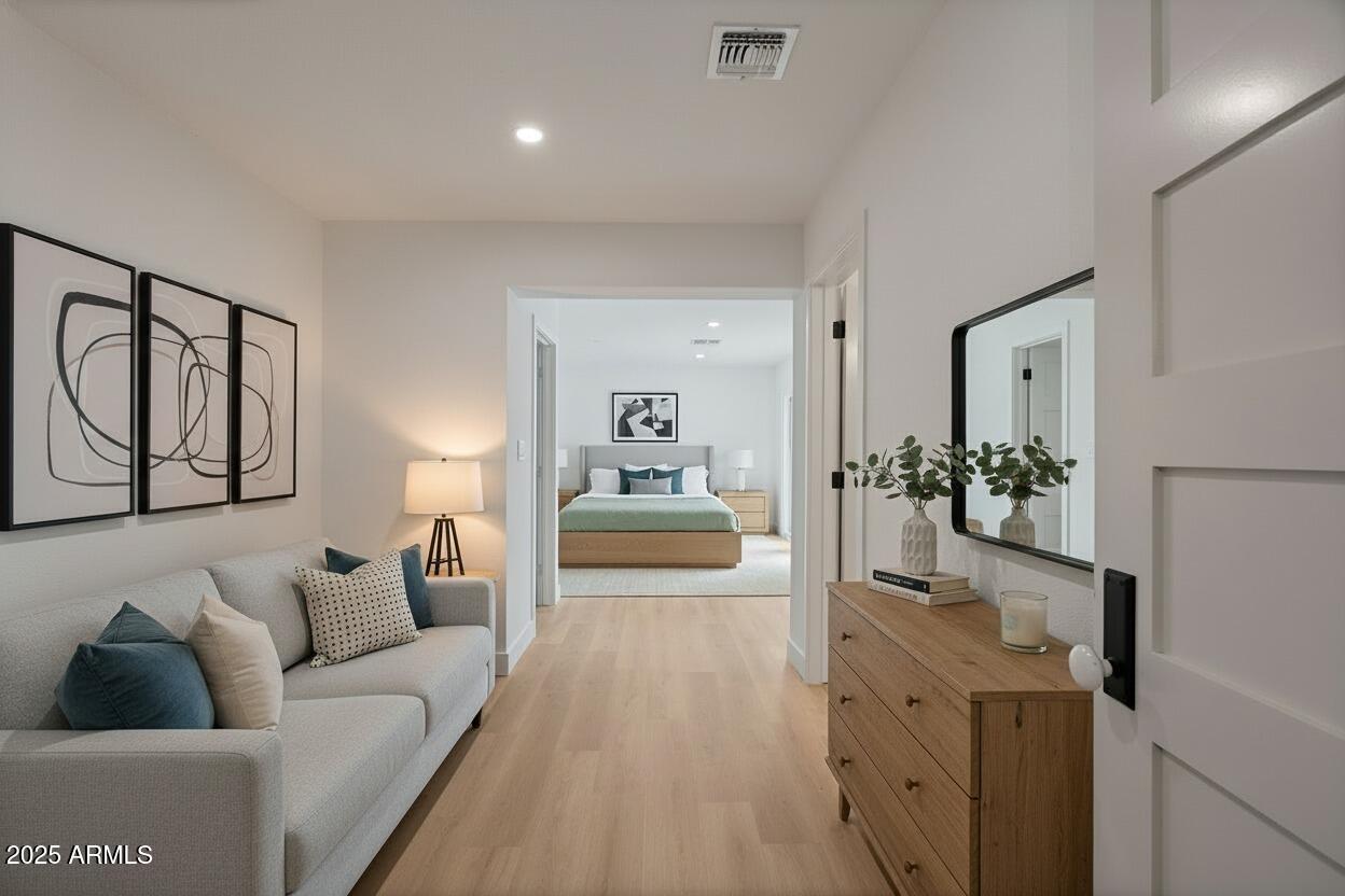 6731 E MORELAND Street