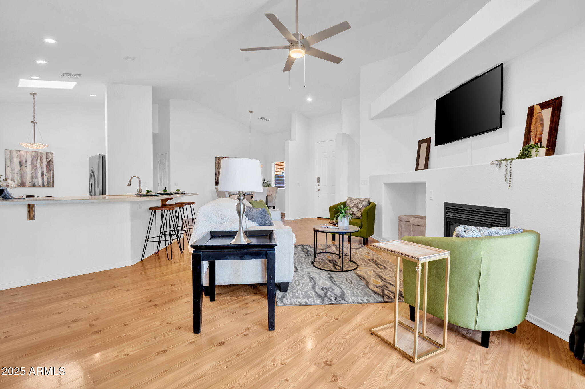 3252 E MALDONADO Drive