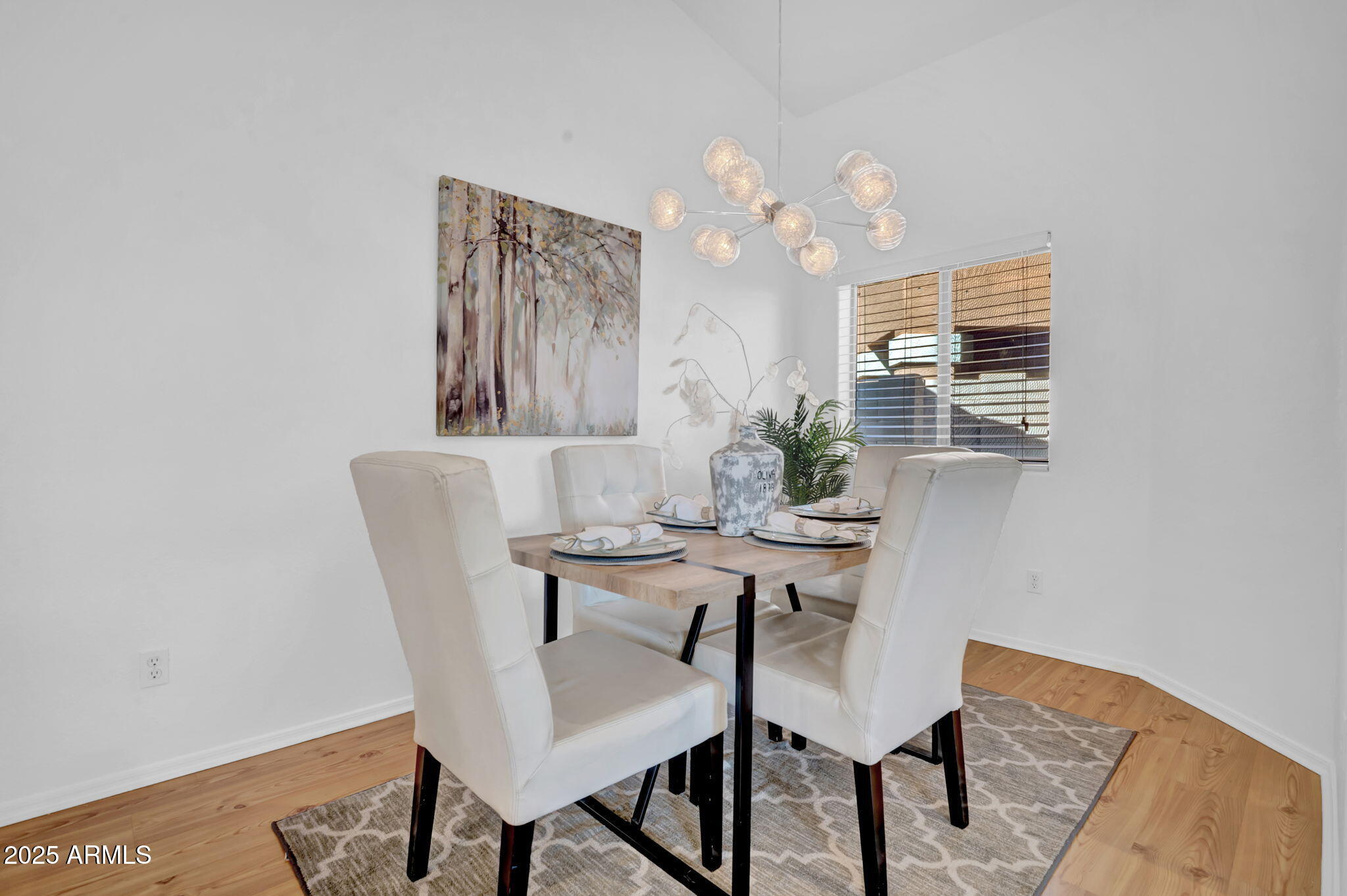 3252 E MALDONADO Drive