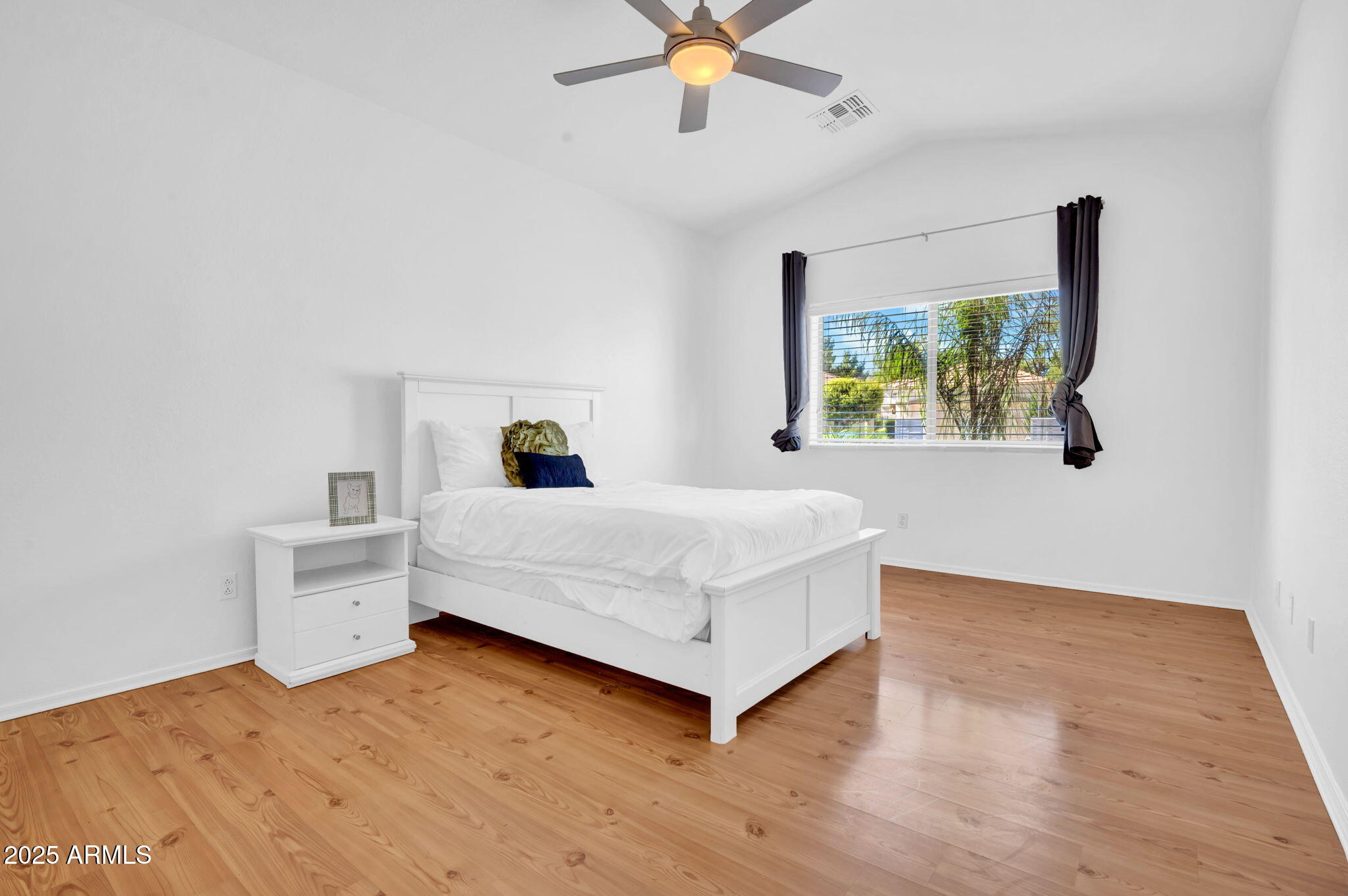 3252 E MALDONADO Drive