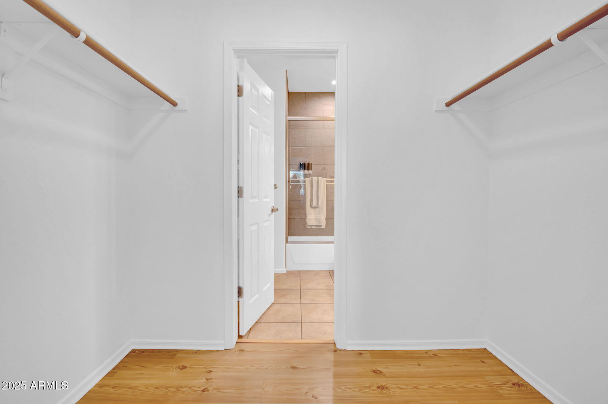 3252 E MALDONADO Drive