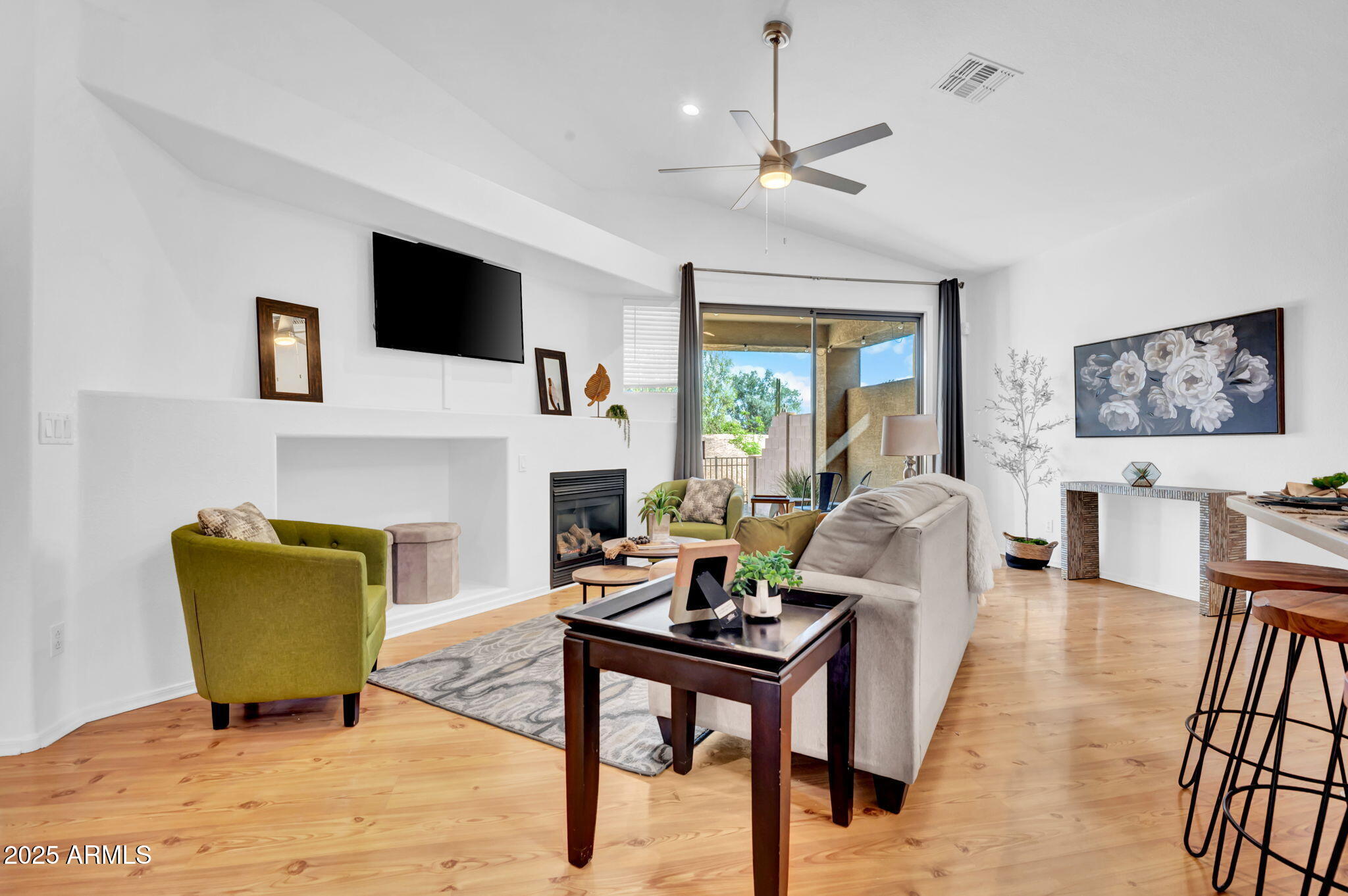 3252 E MALDONADO Drive