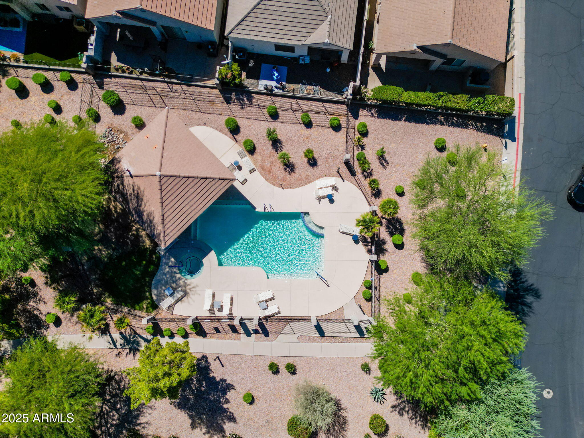 3252 E MALDONADO Drive