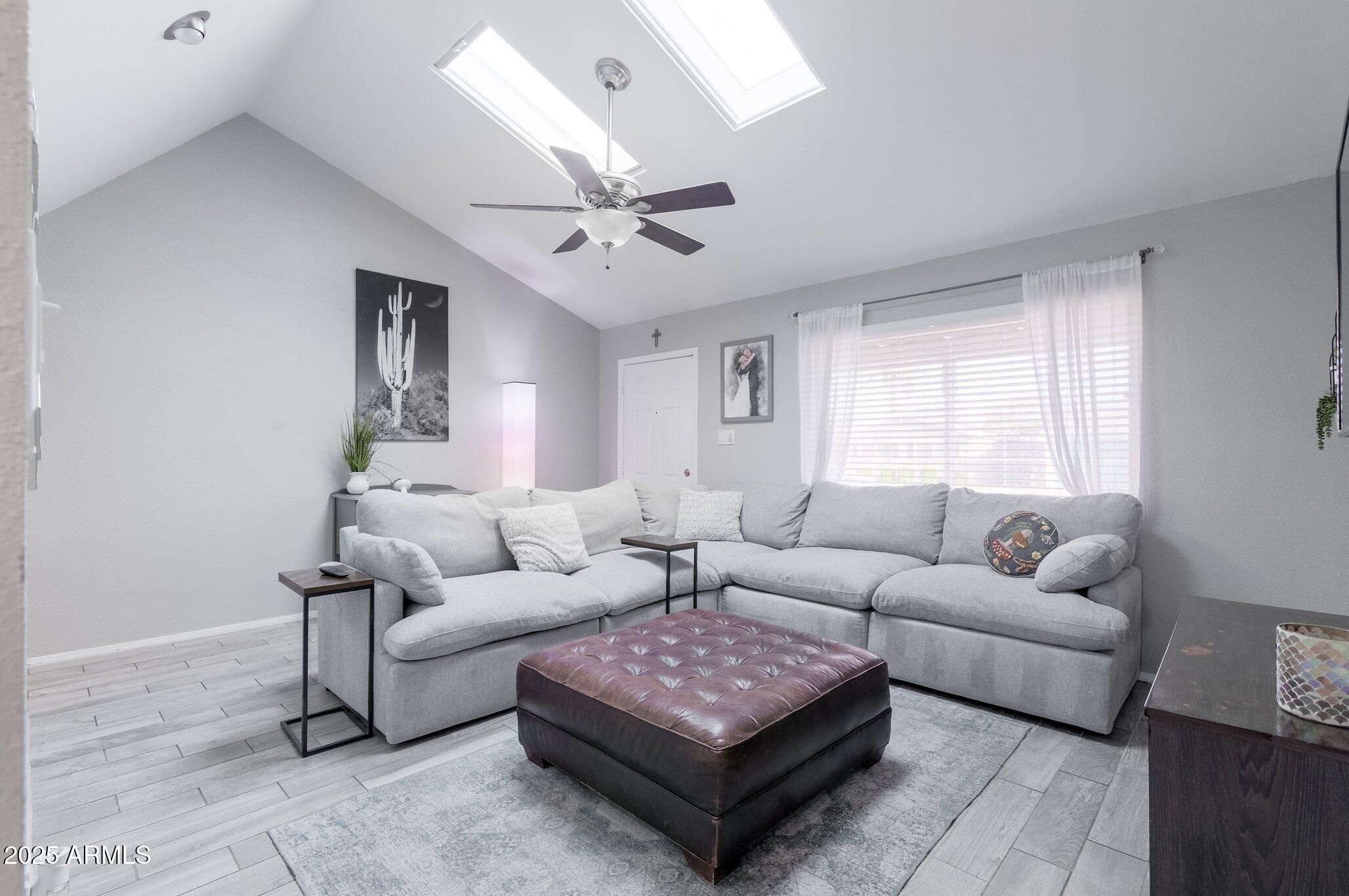 7912 E MORELAND Street