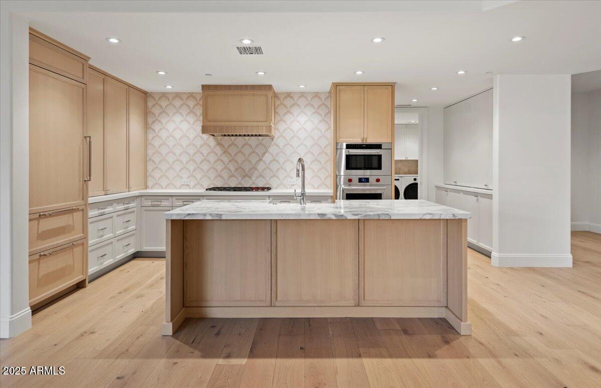 7181 E CAMELBACK Road, 301