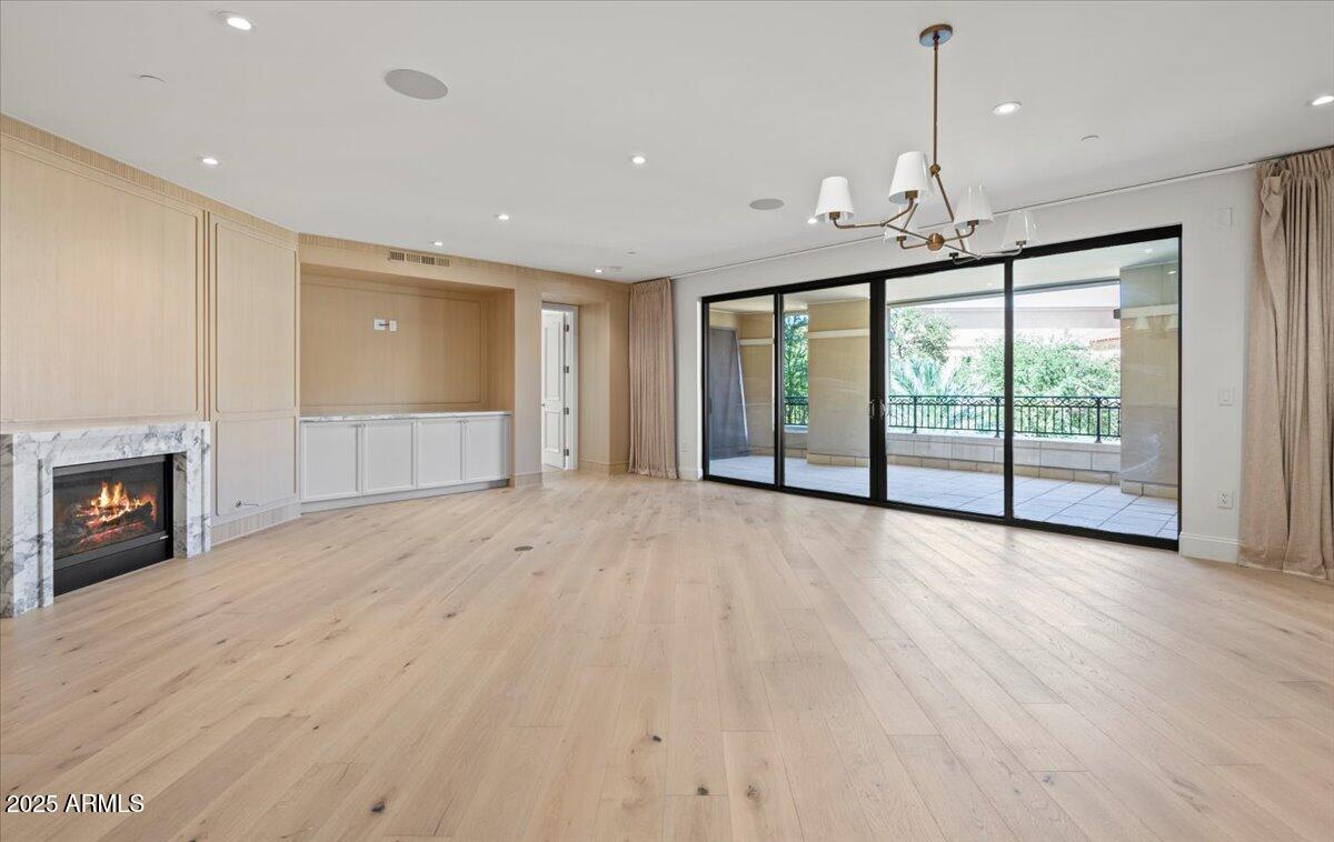 7181 E CAMELBACK Road, 301