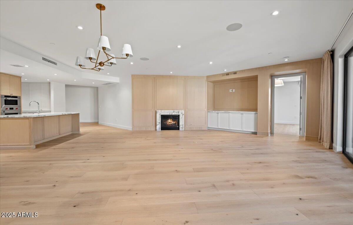 7181 E CAMELBACK Road, 301