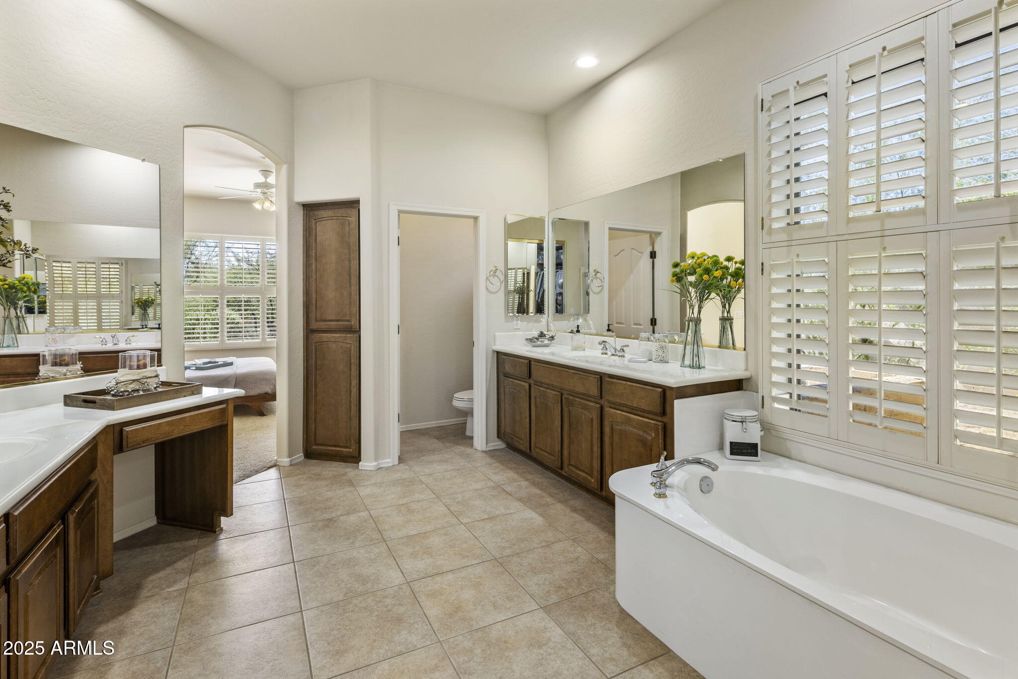 5677 E Hedgehog Place