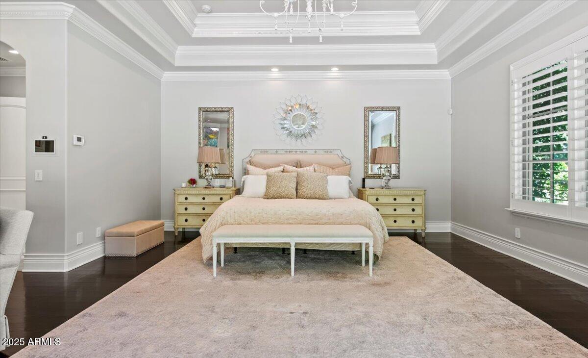 2205 E COLTER Street