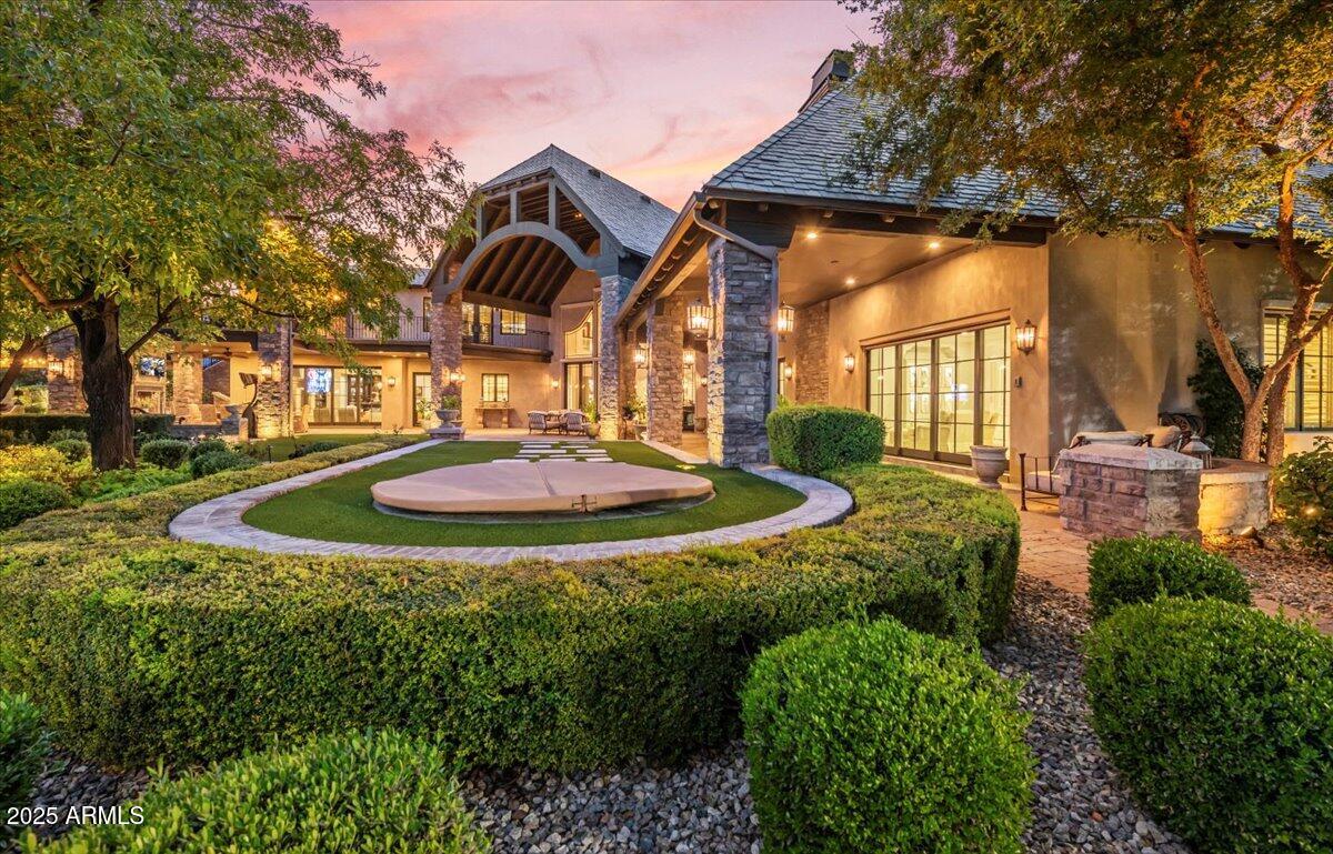 2205 E COLTER Street