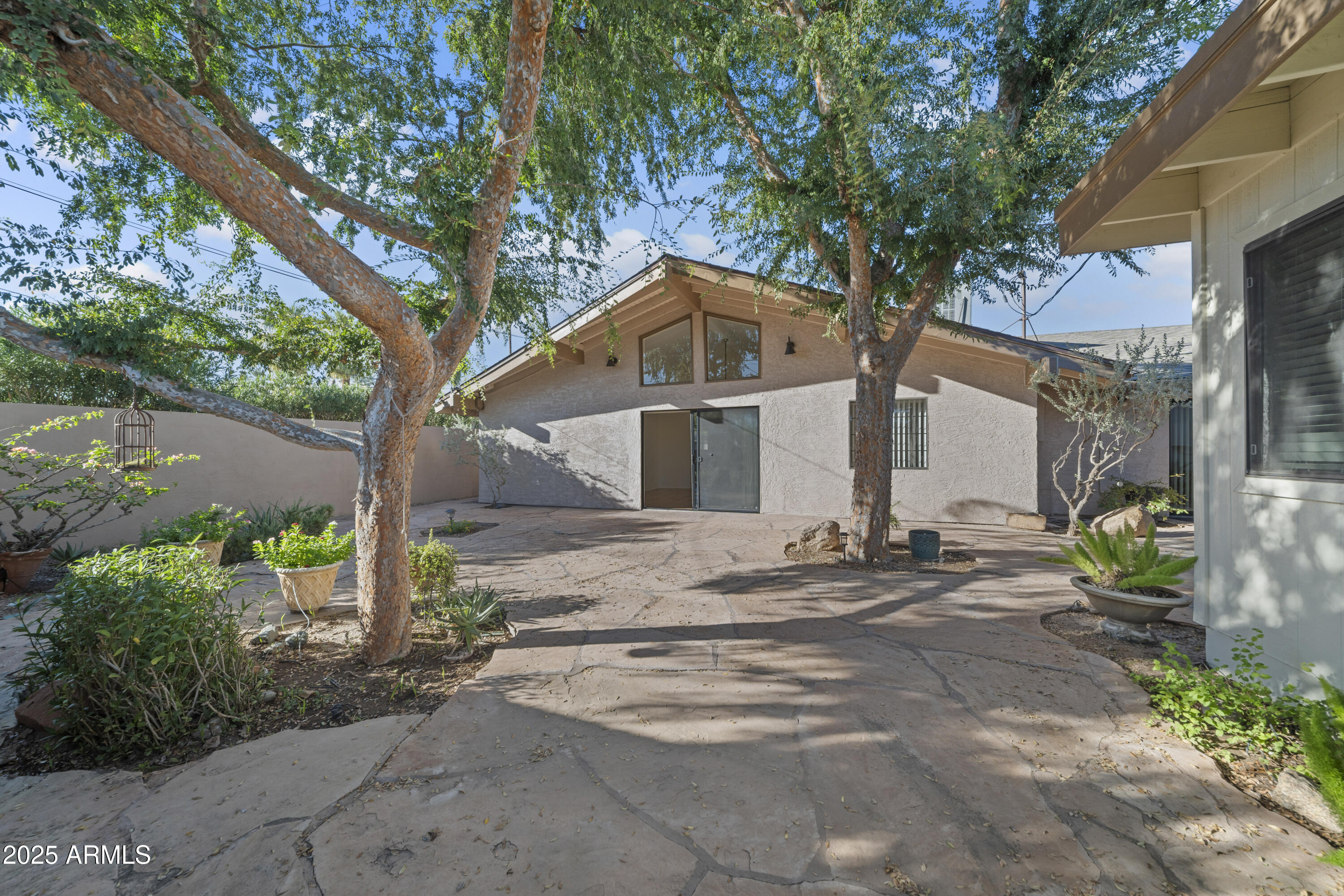 4301 E MONTECITO Avenue