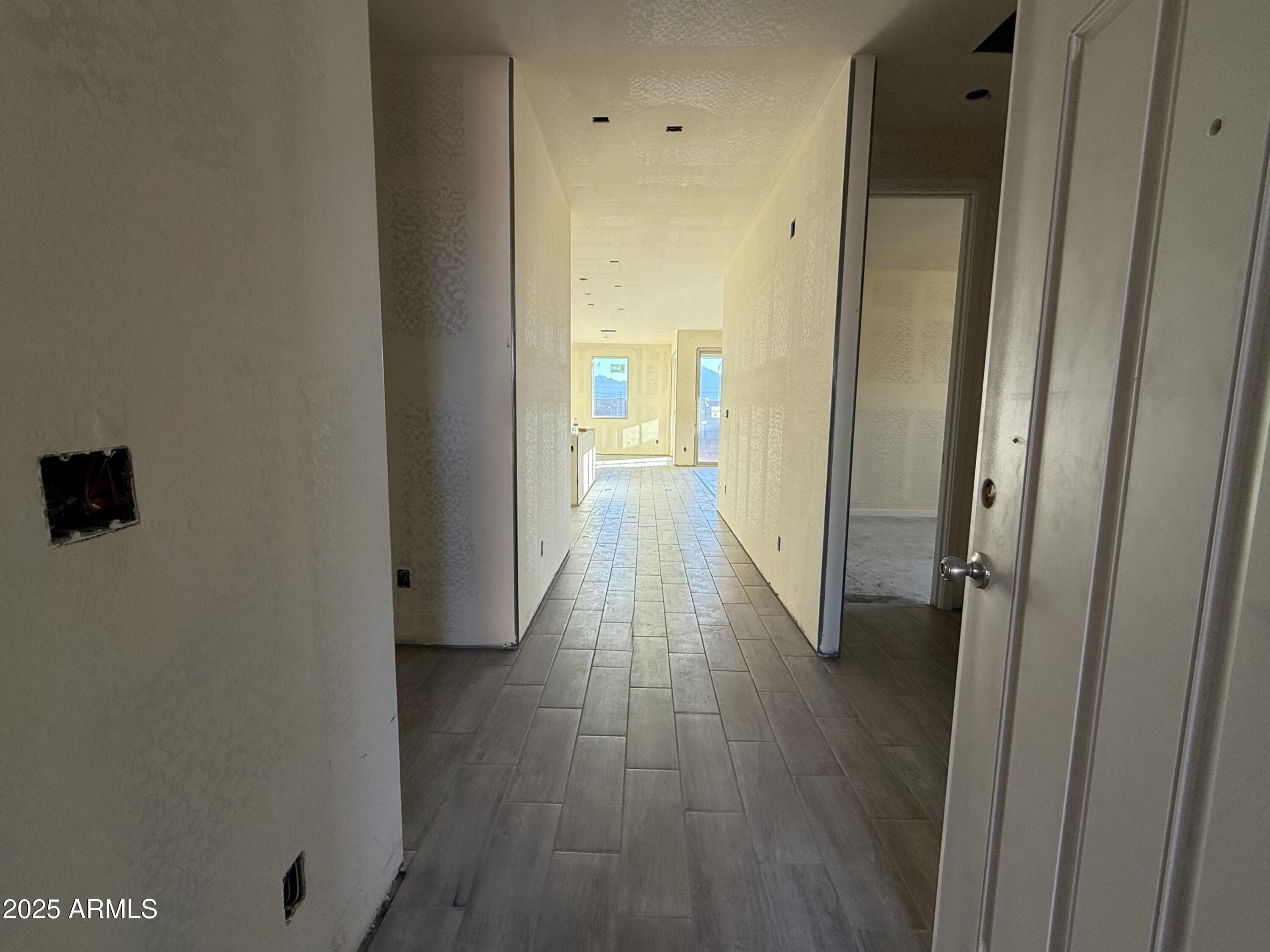 9549 W TAMARISK Avenue