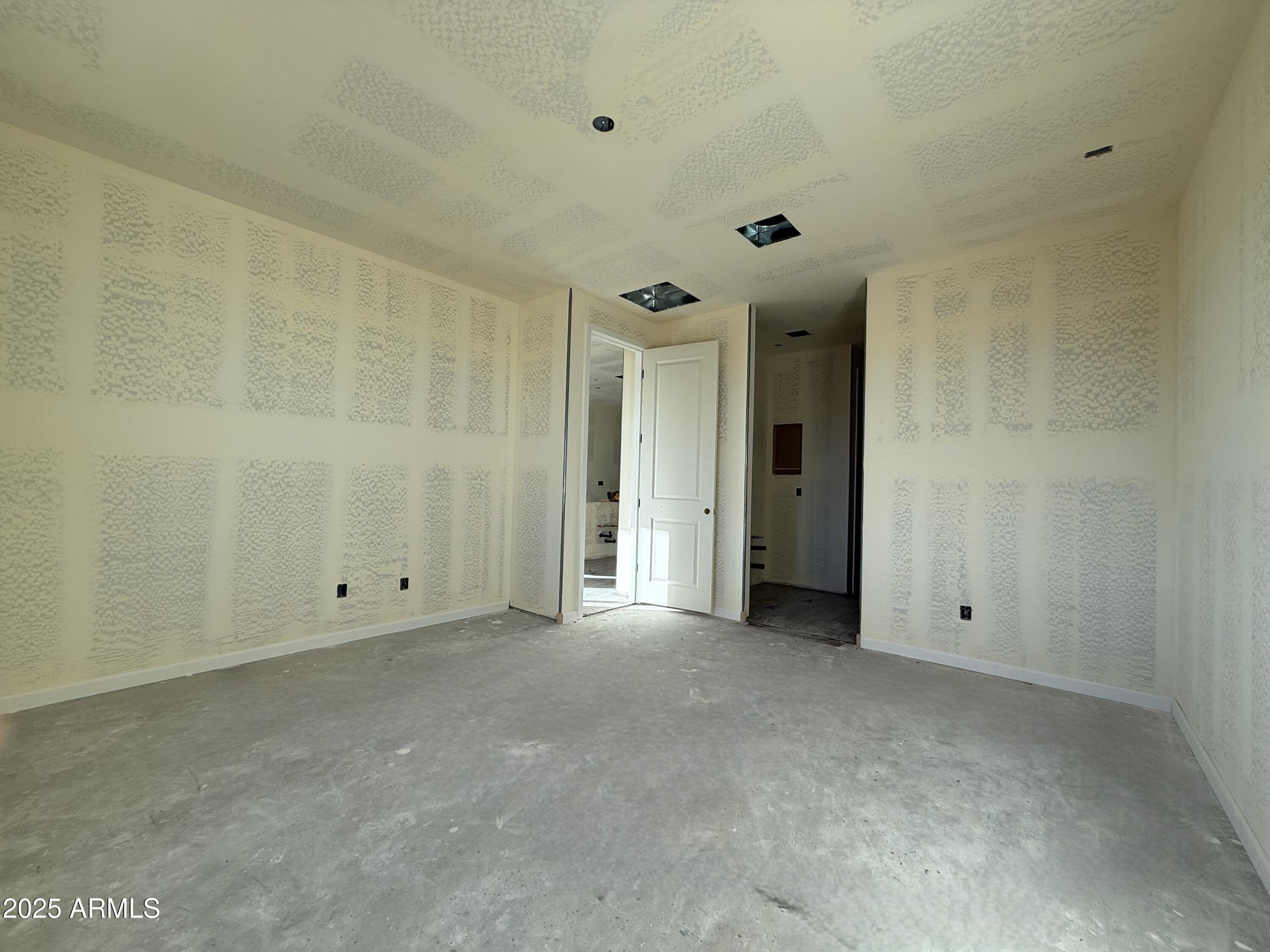 9549 W TAMARISK Avenue