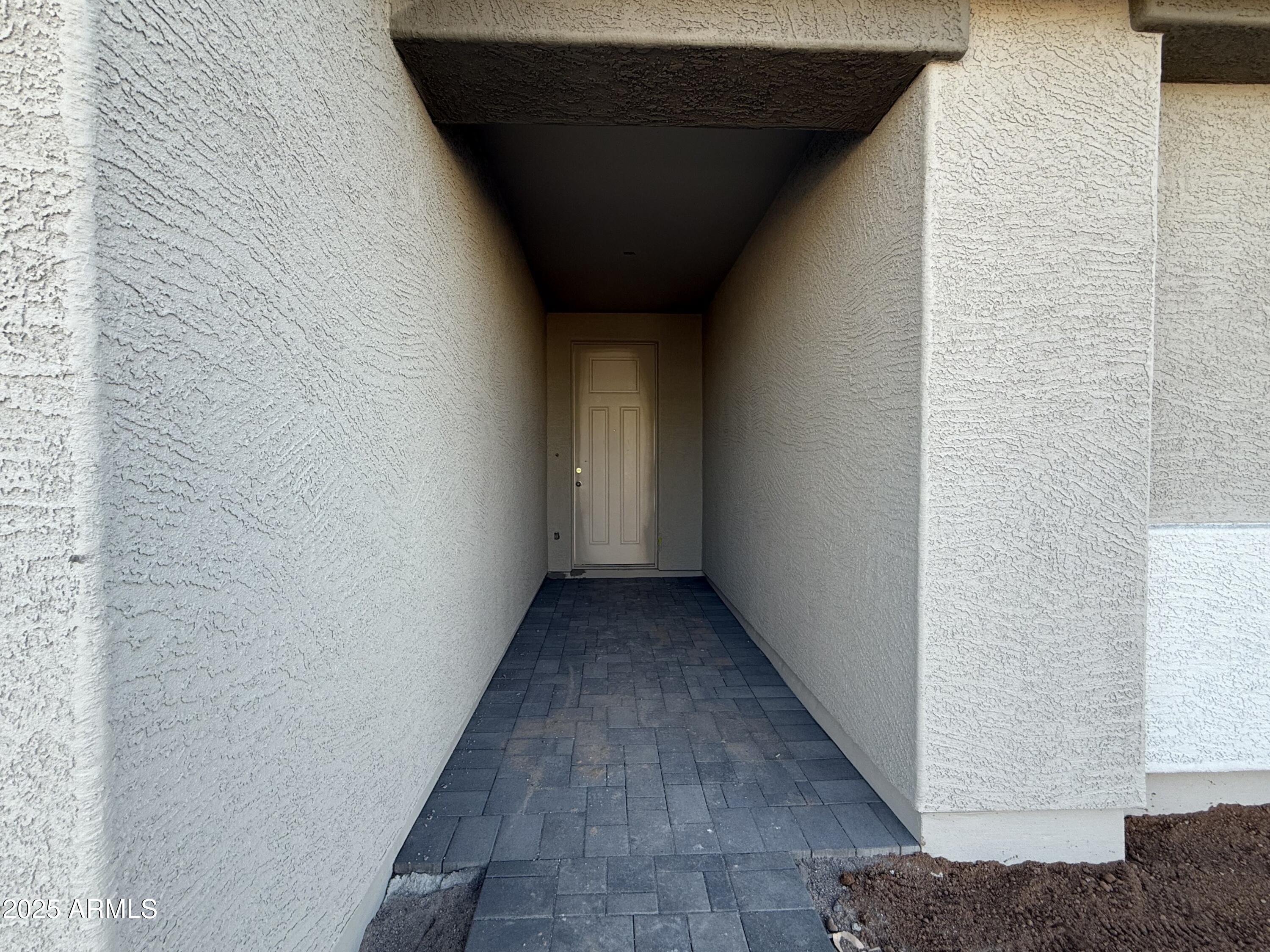 9549 W TAMARISK Avenue