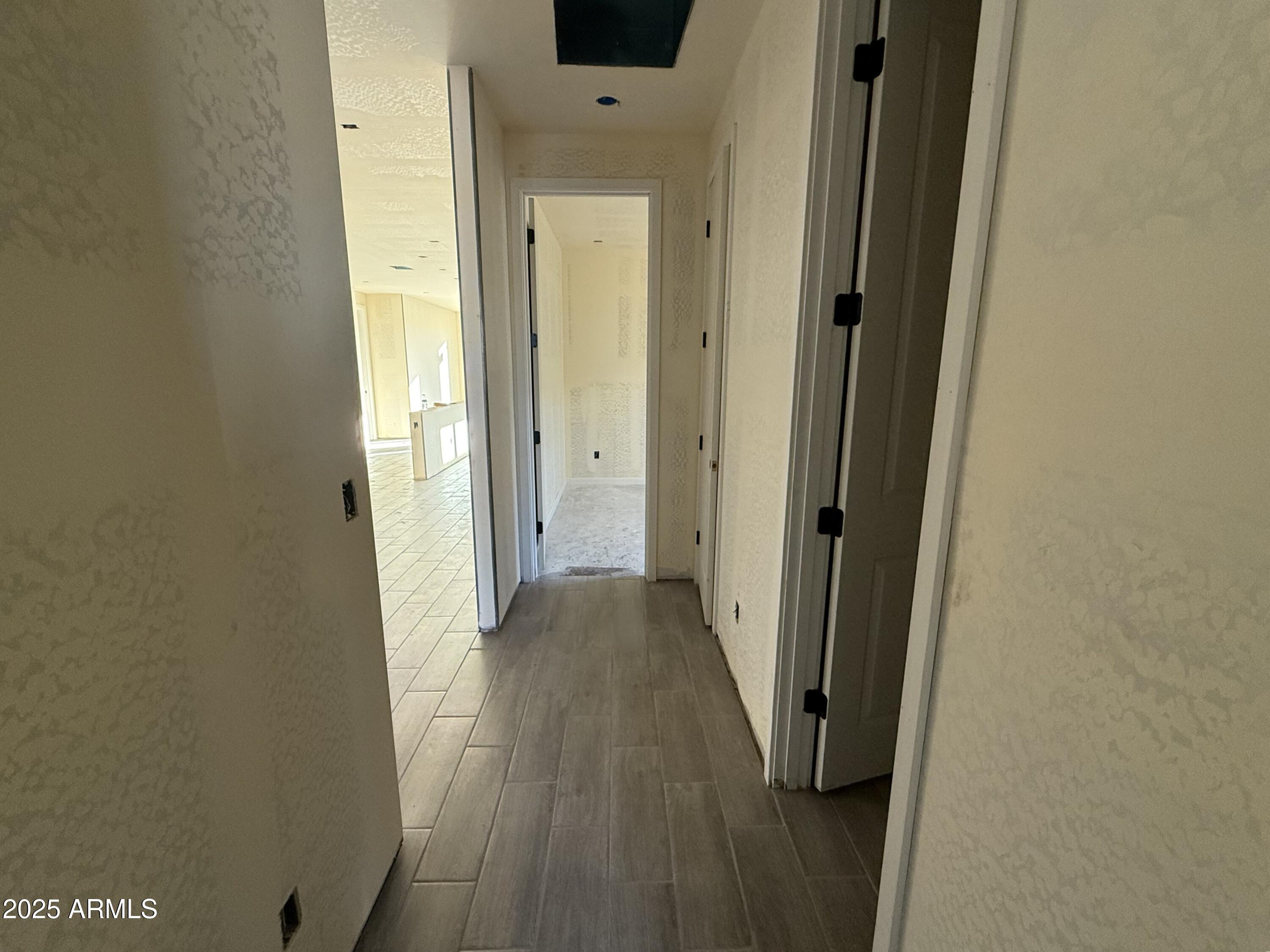 9549 W TAMARISK Avenue