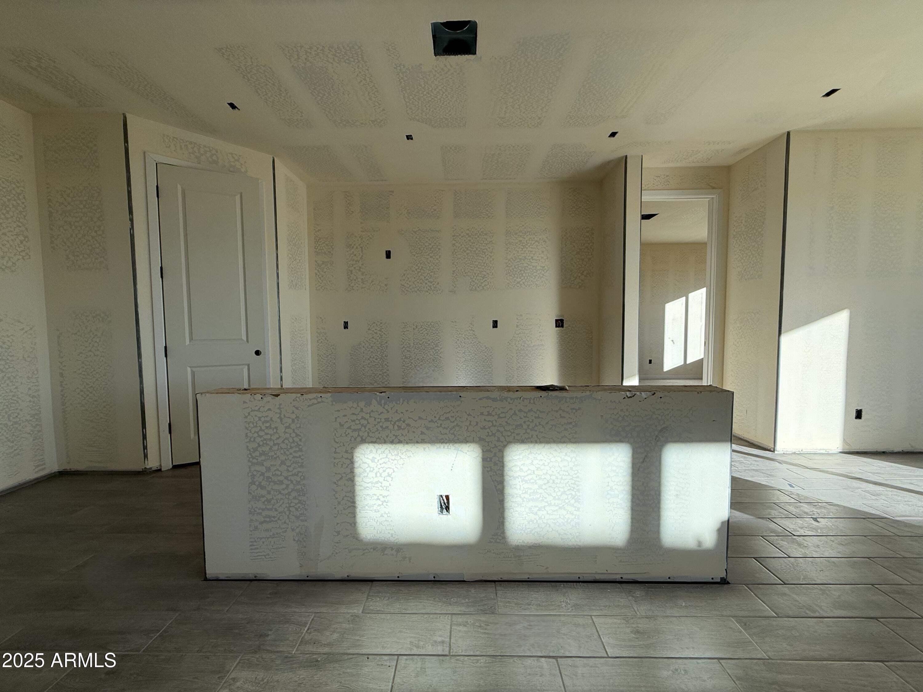 9549 W TAMARISK Avenue