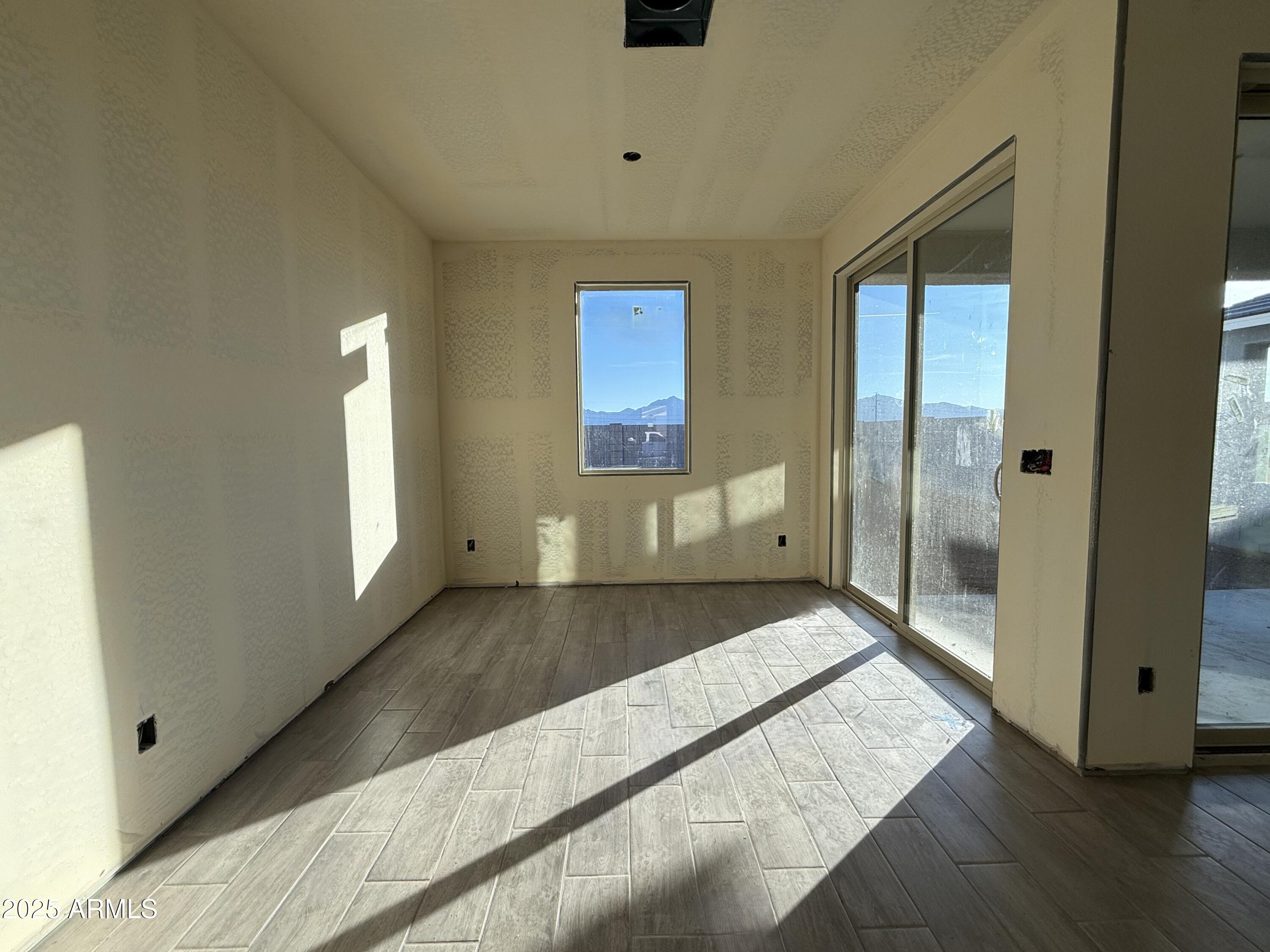 9549 W TAMARISK Avenue