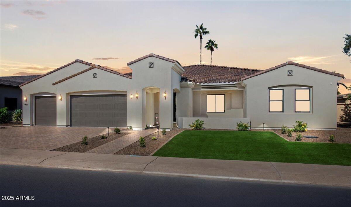 8108 E DEL CRISTAL Drive