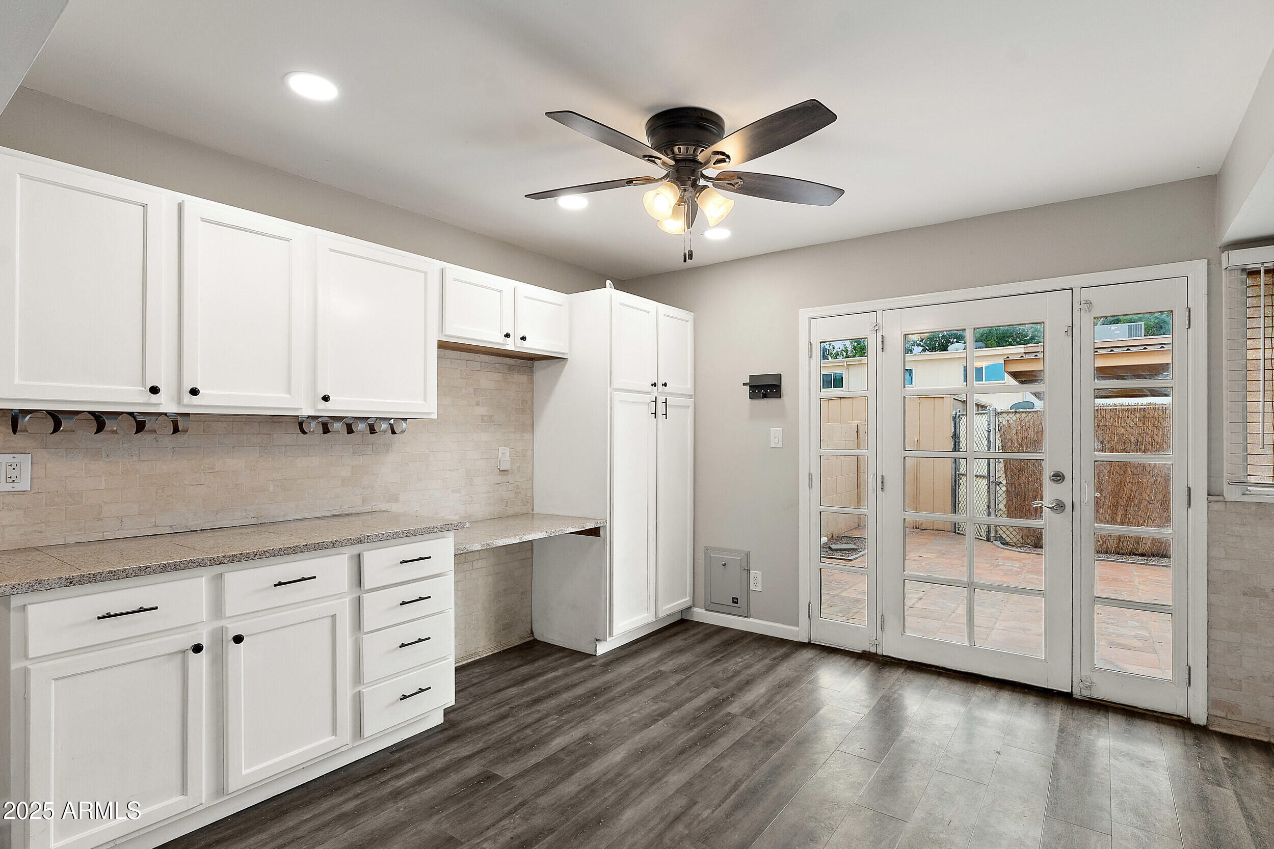 1617 E SOUTHERN Avenue