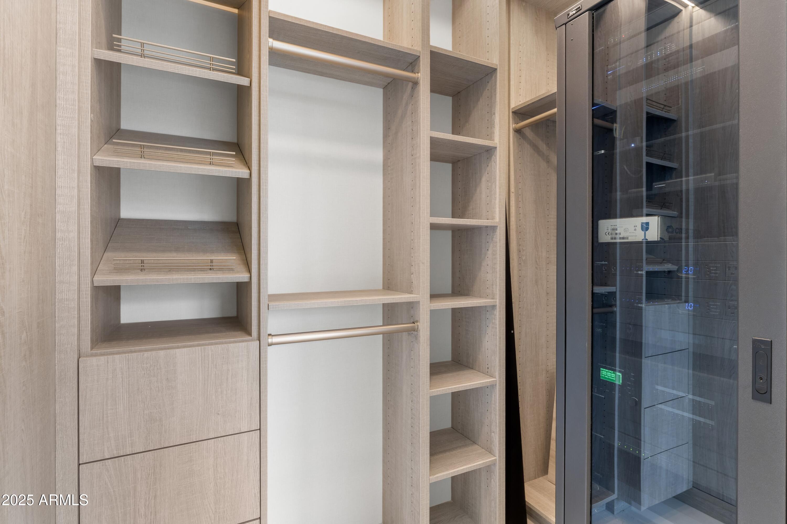 6587 N PALMERAIE Boulevard, 2041