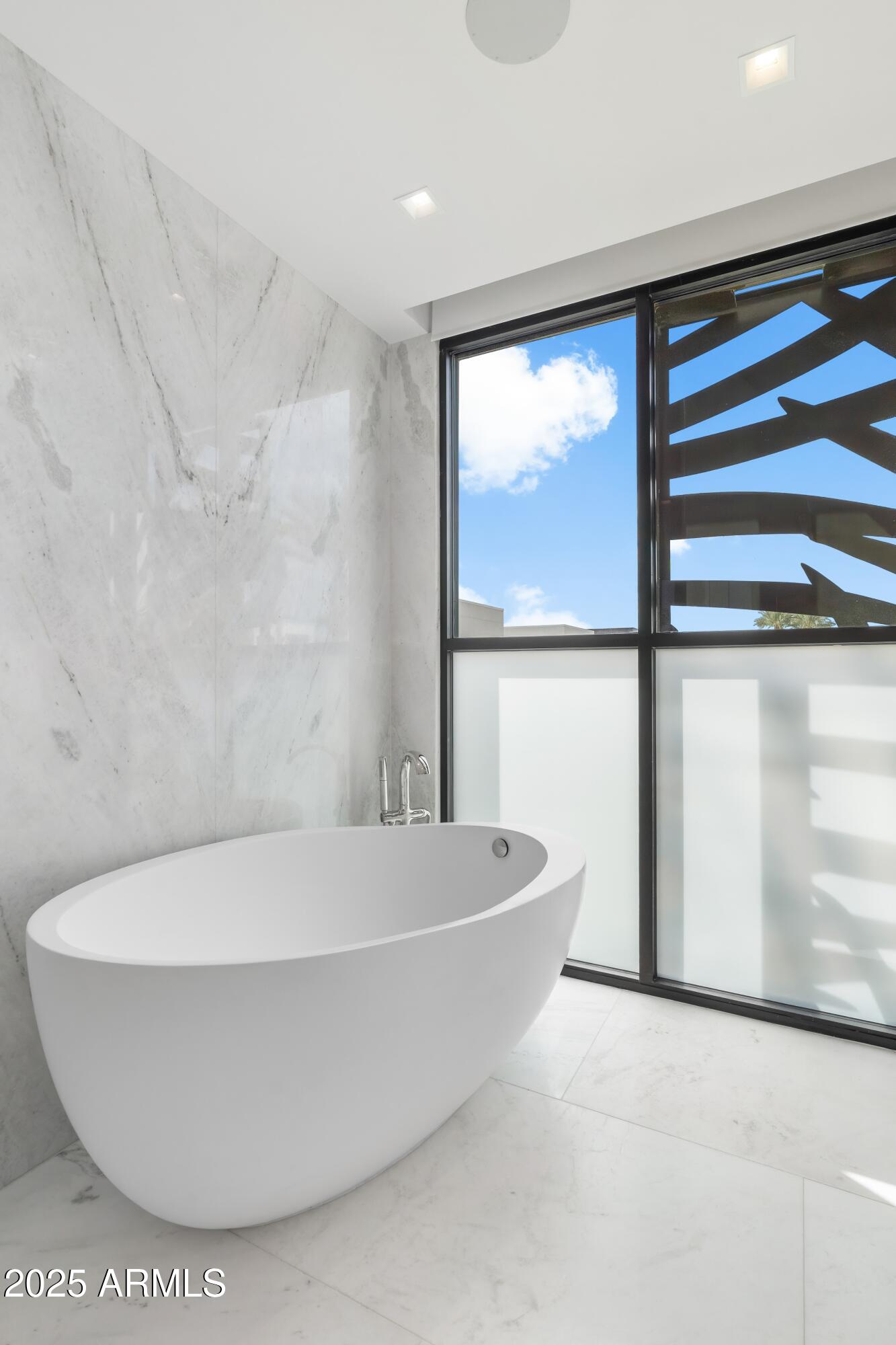 6587 N PALMERAIE Boulevard, 2041