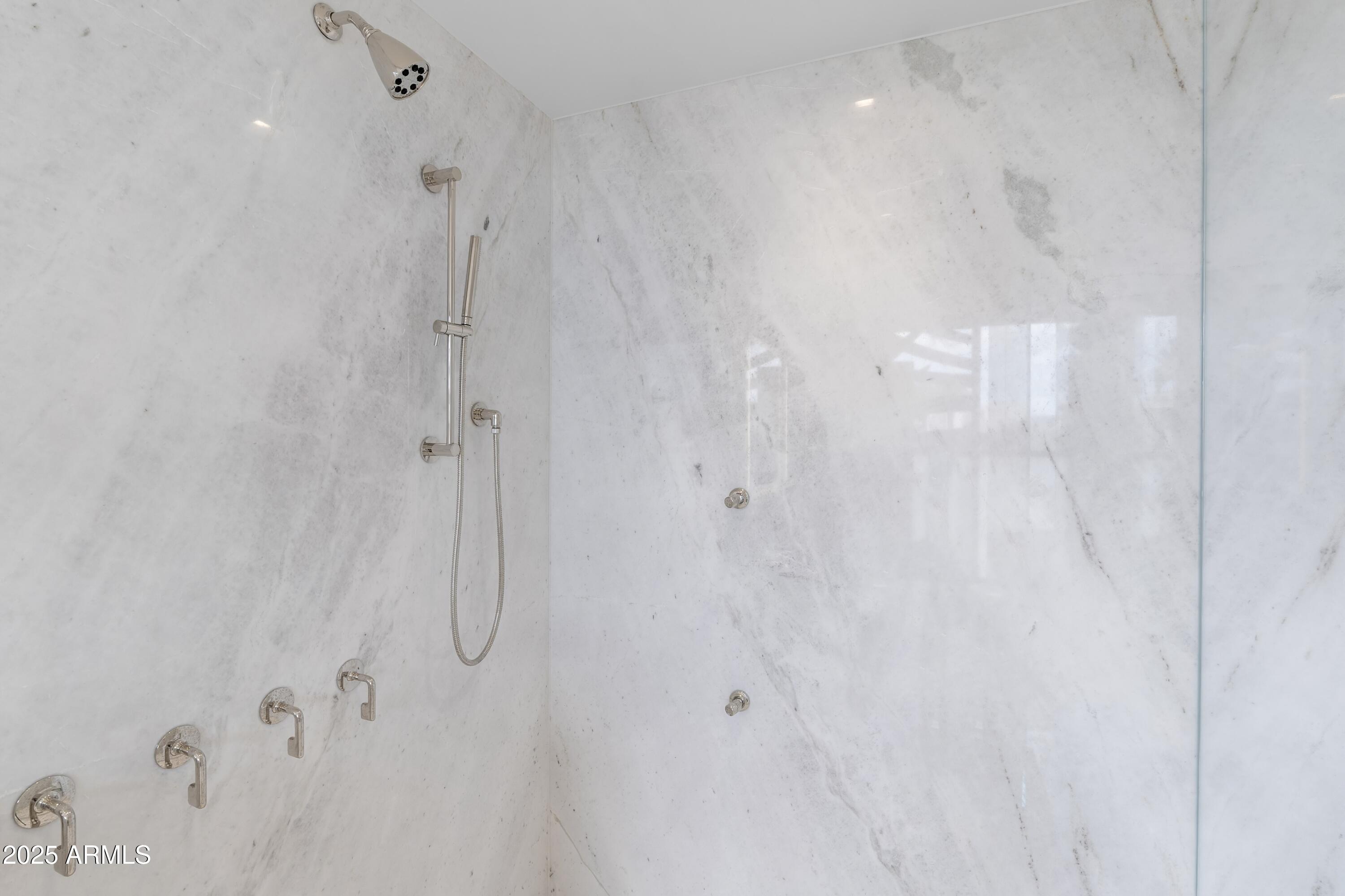 6587 N PALMERAIE Boulevard, 2041