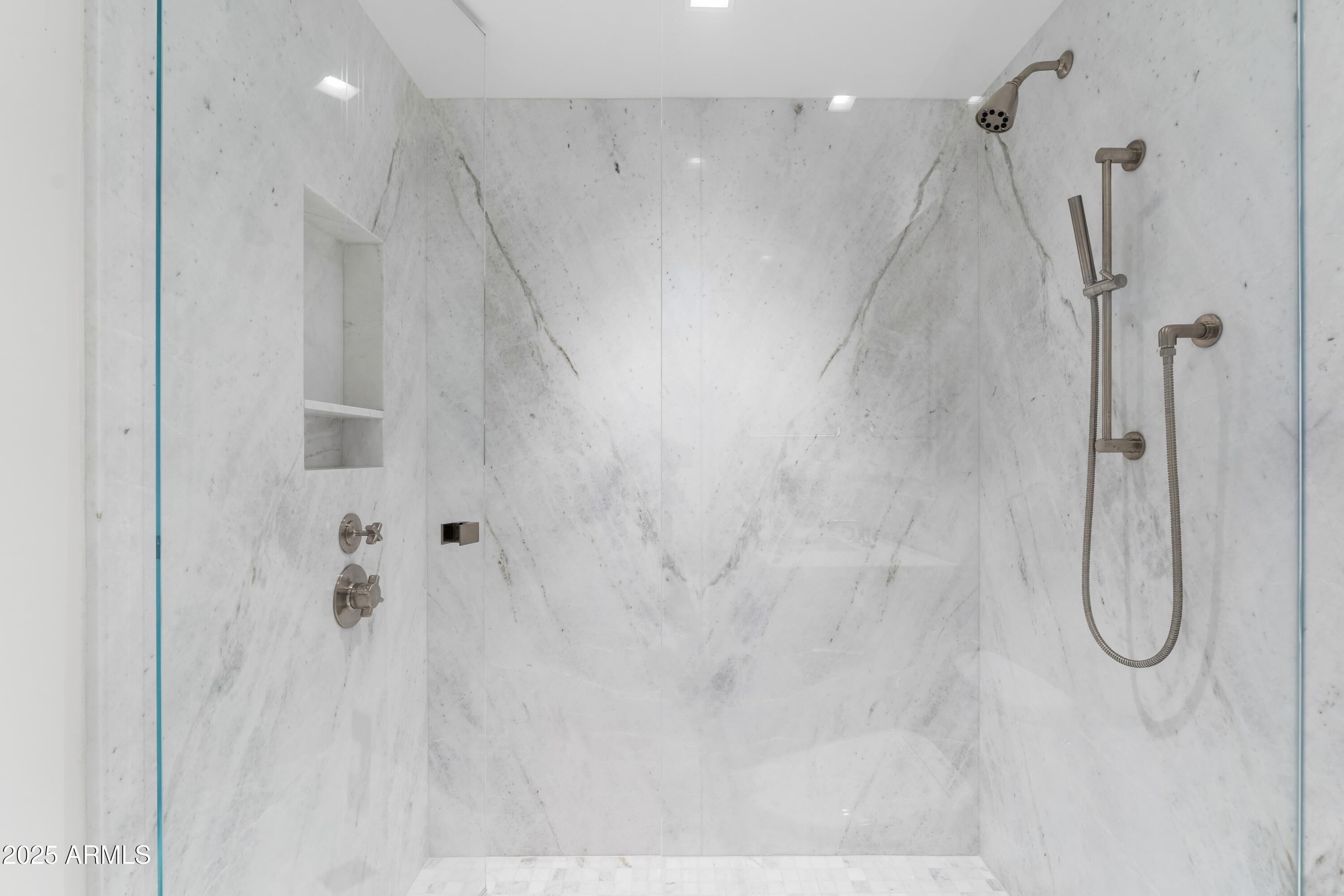 6587 N PALMERAIE Boulevard, 2041