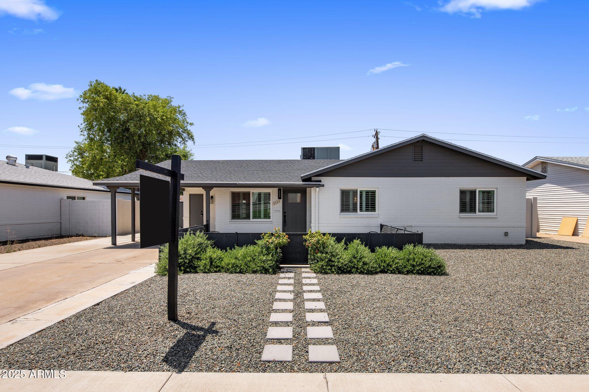 7707 E EARLL Drive, Scottsdale