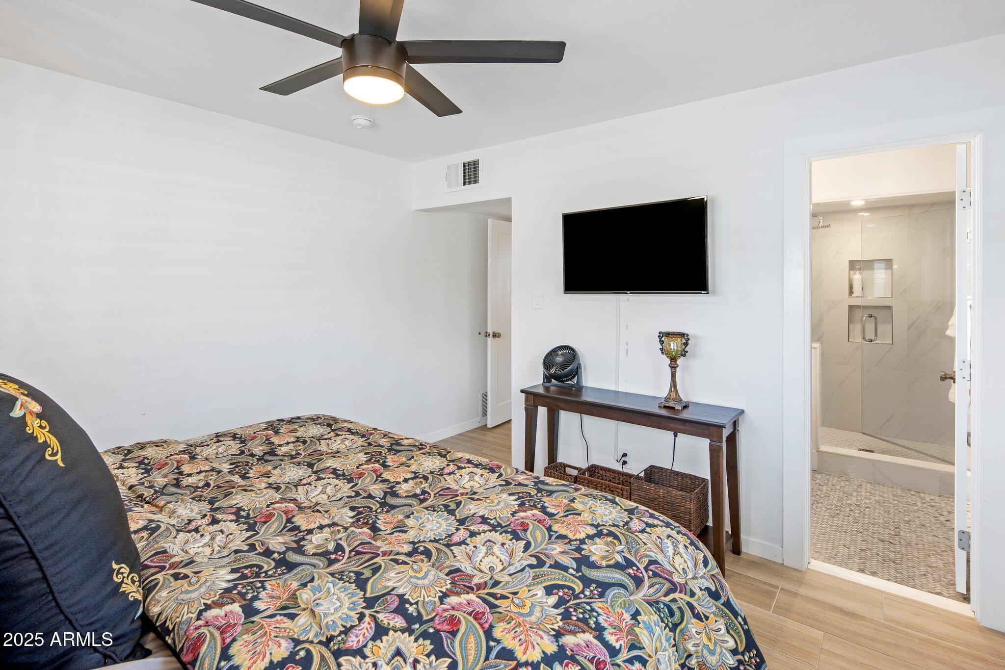 7707 E EARLL Drive, Scottsdale