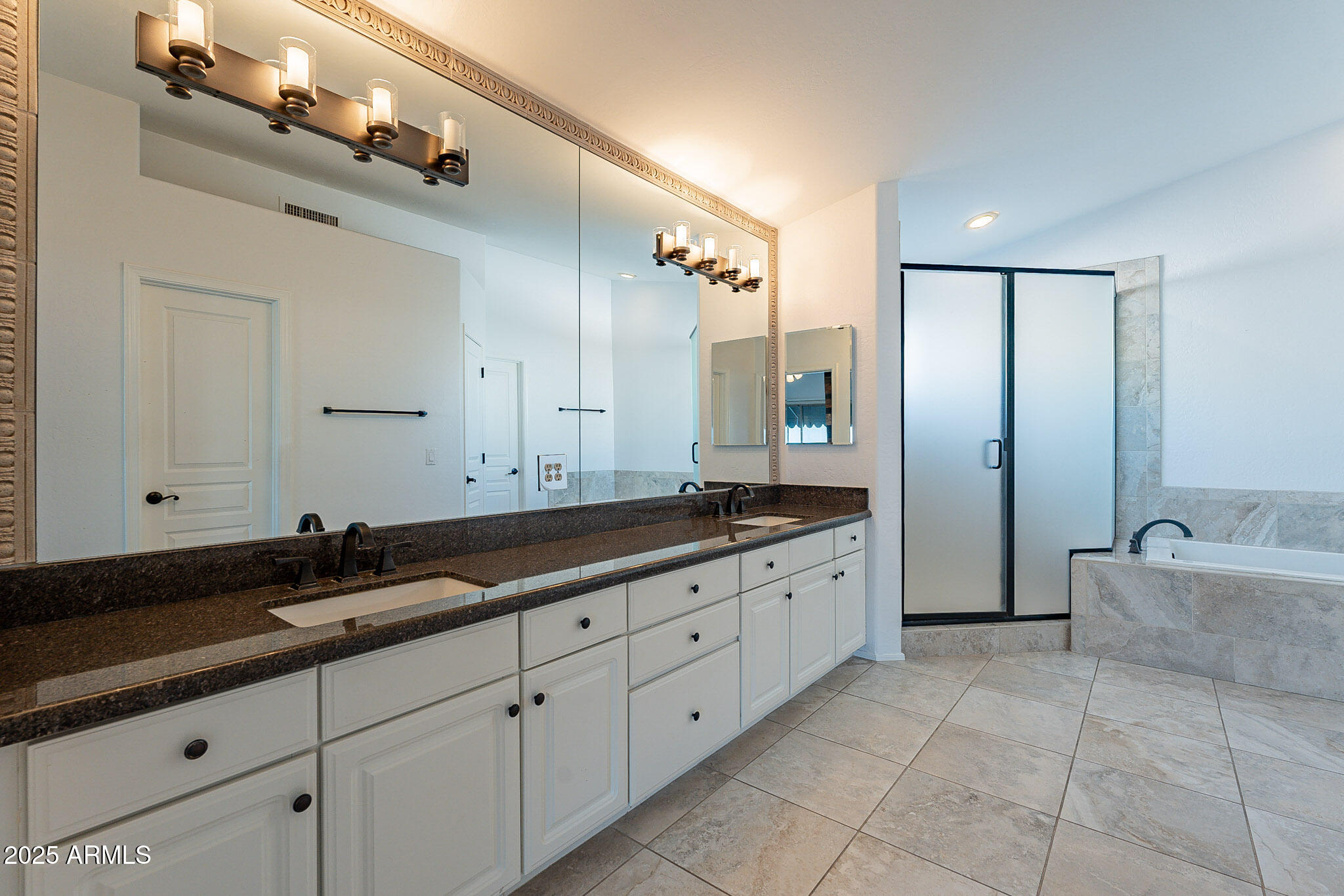 7240 N DREAMY DRAW Drive, 123