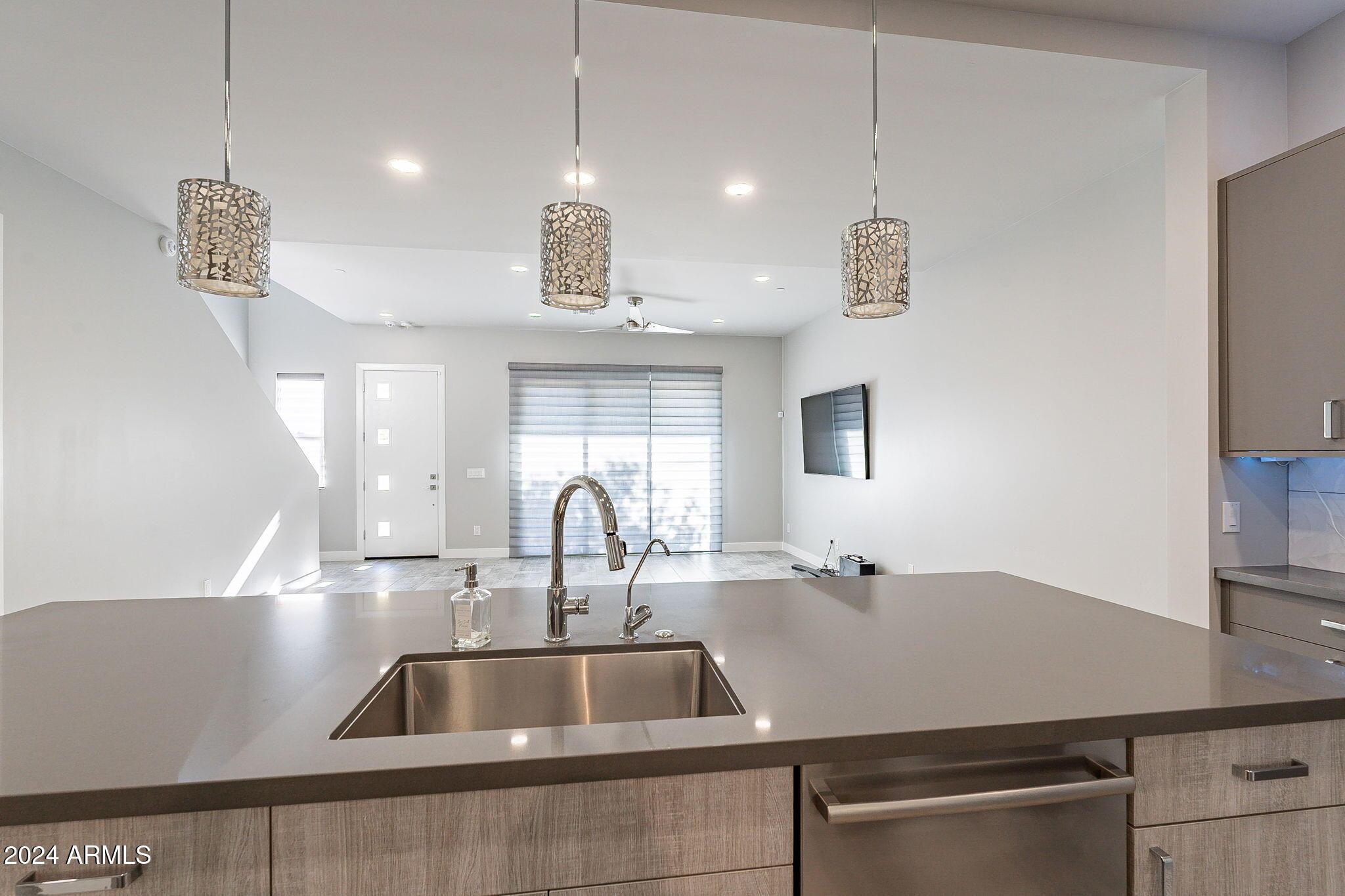 2645 E OSBORN Road, 3