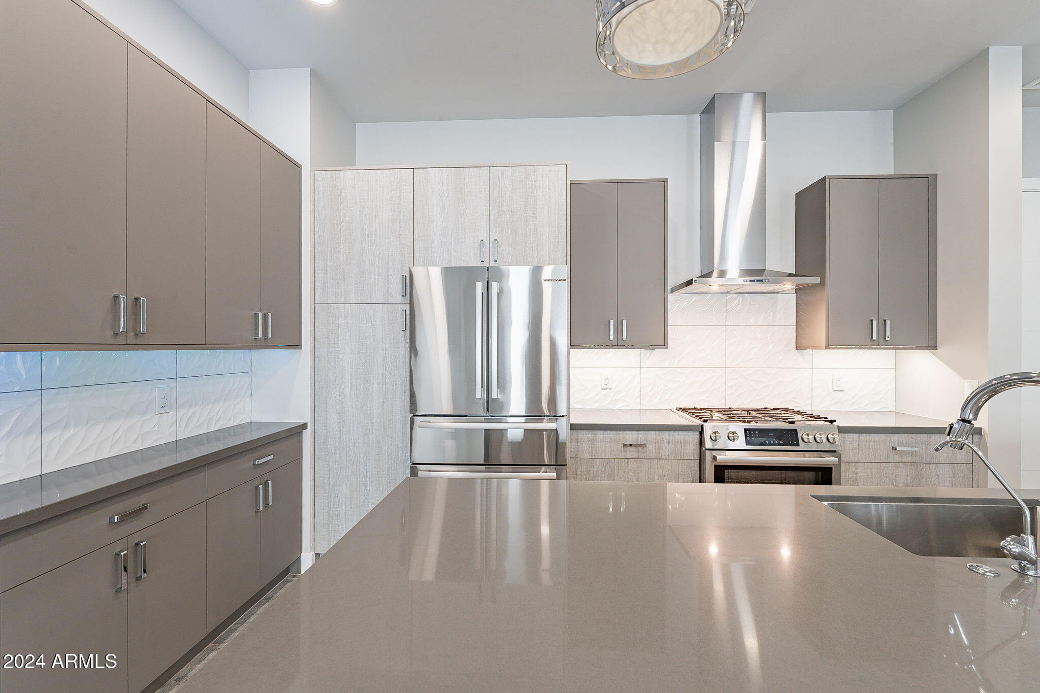 2645 E OSBORN Road, 3