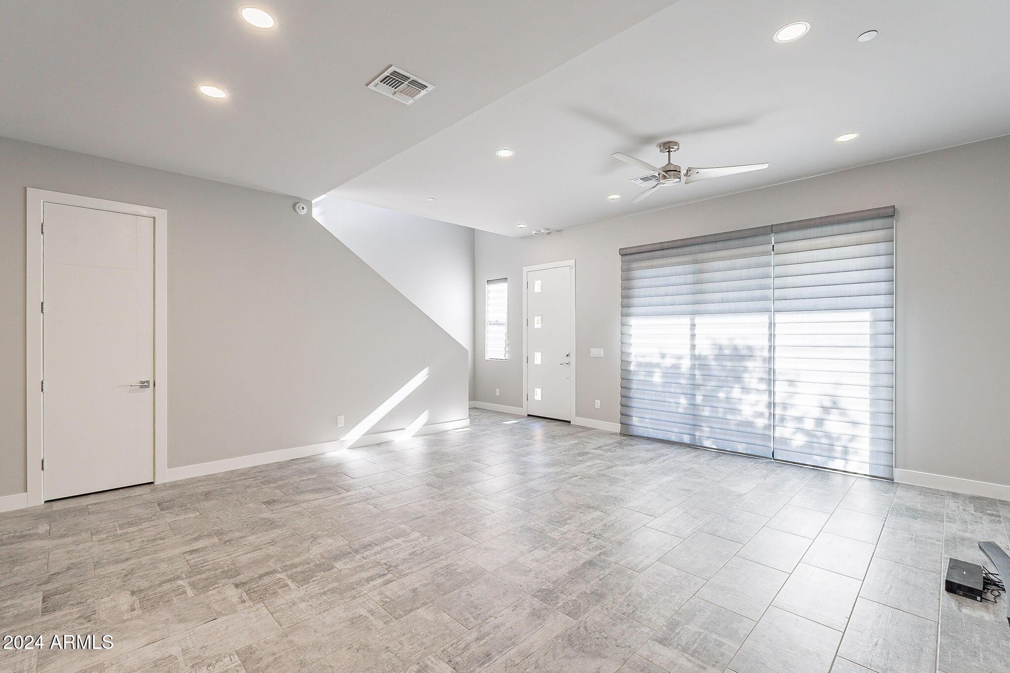 2645 E OSBORN Road, 3