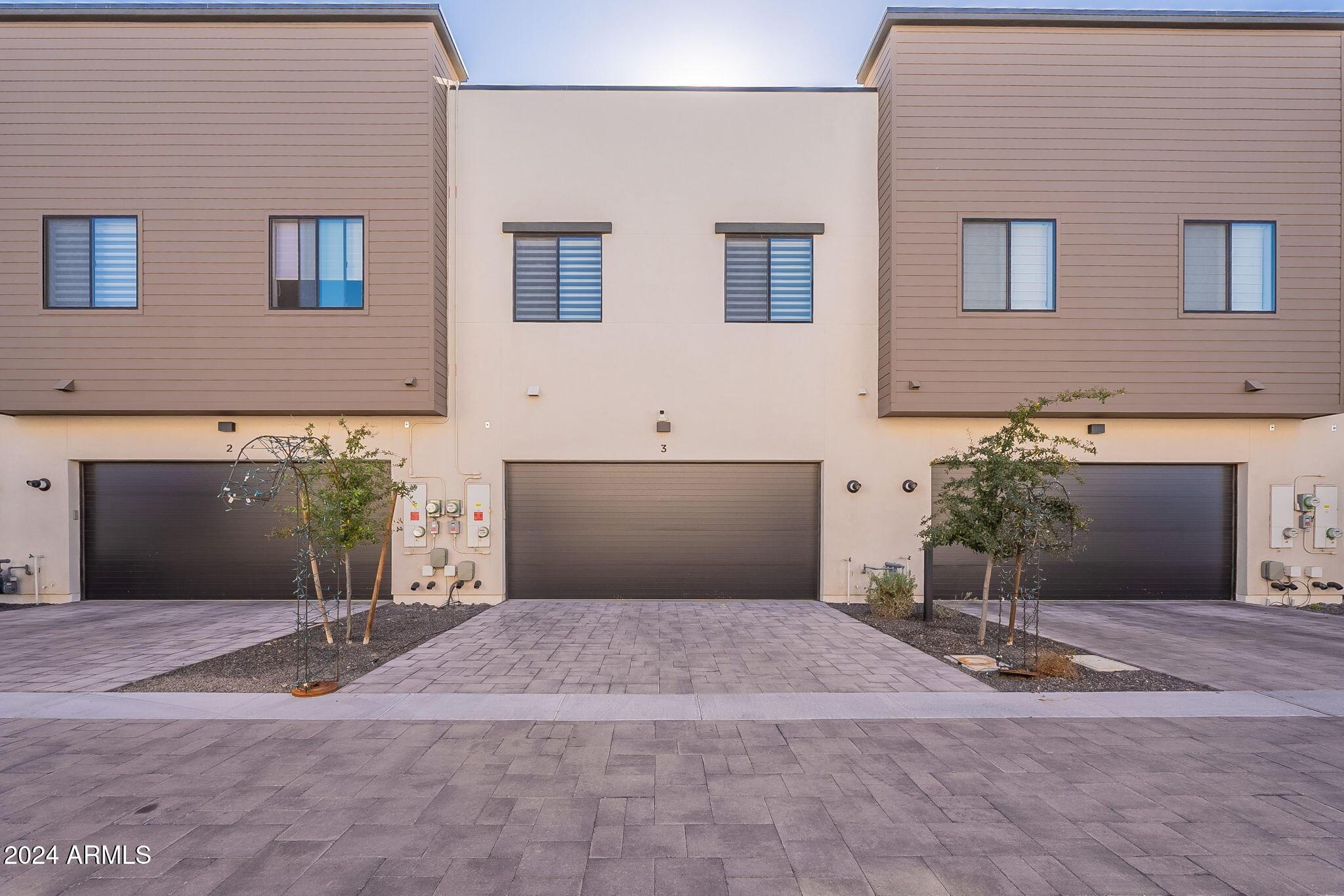 2645 E OSBORN Road, 3