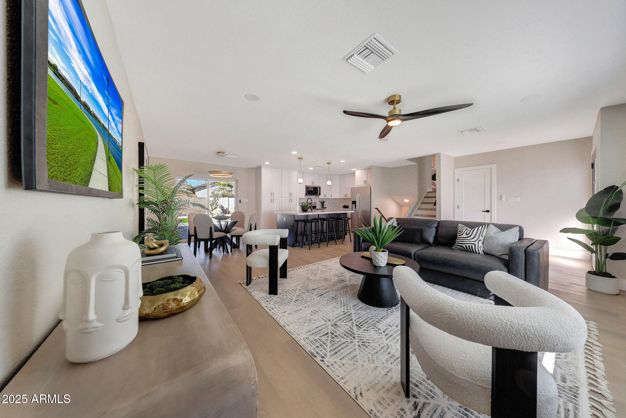 3116 W GELDING Drive