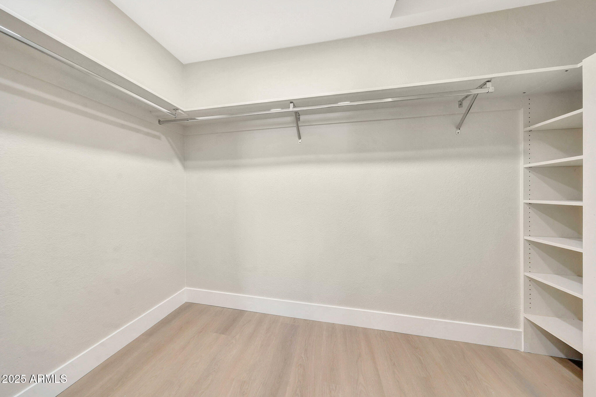 3116 W GELDING Drive